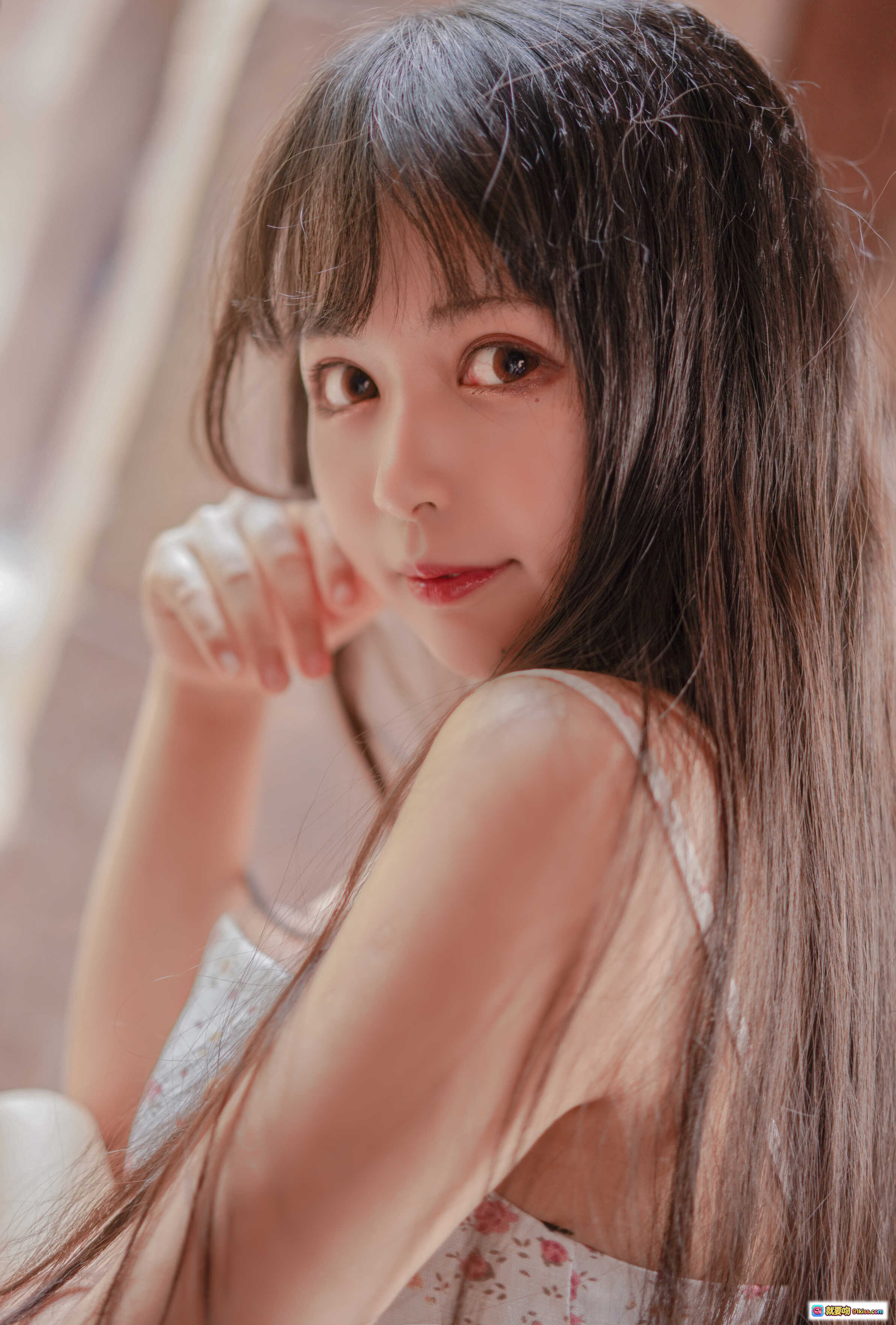 图片[2] - 黑猫猫OvO NO.026 风写真集 26P 421MB 粉色碎花裙长发少女户外清新自然风甜美治愈系摄影图集 - 就要吻