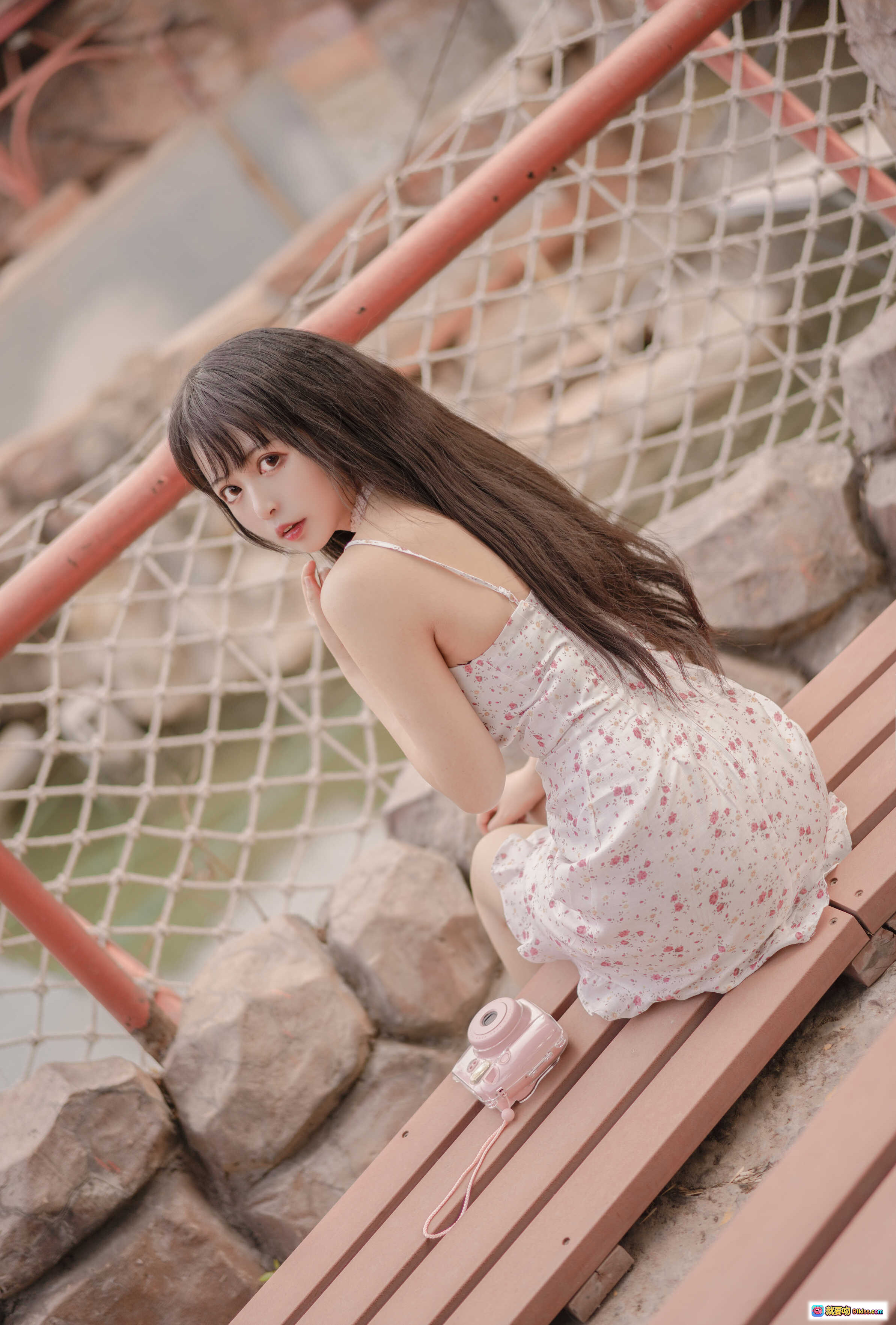 图片[4] - 黑猫猫OvO NO.026 风写真集 26P 421MB 粉色碎花裙长发少女户外清新自然风甜美治愈系摄影图集 - 就要吻