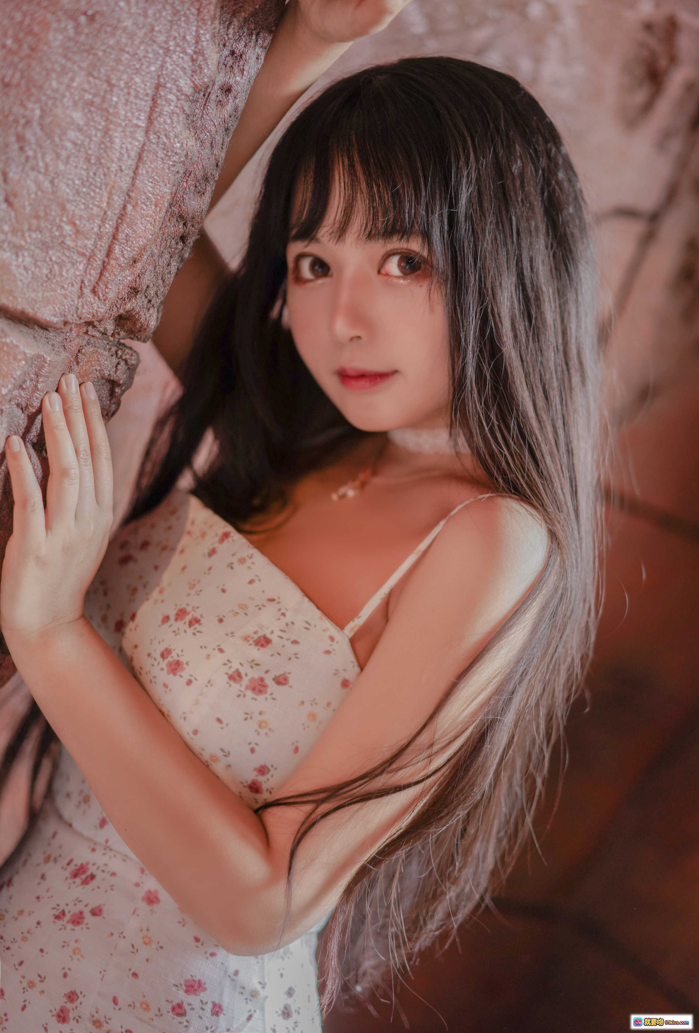 图片[3] - 黑猫猫OvO NO.026 风写真集 26P 421MB 粉色碎花裙长发少女户外清新自然风甜美治愈系摄影图集 - 就要吻