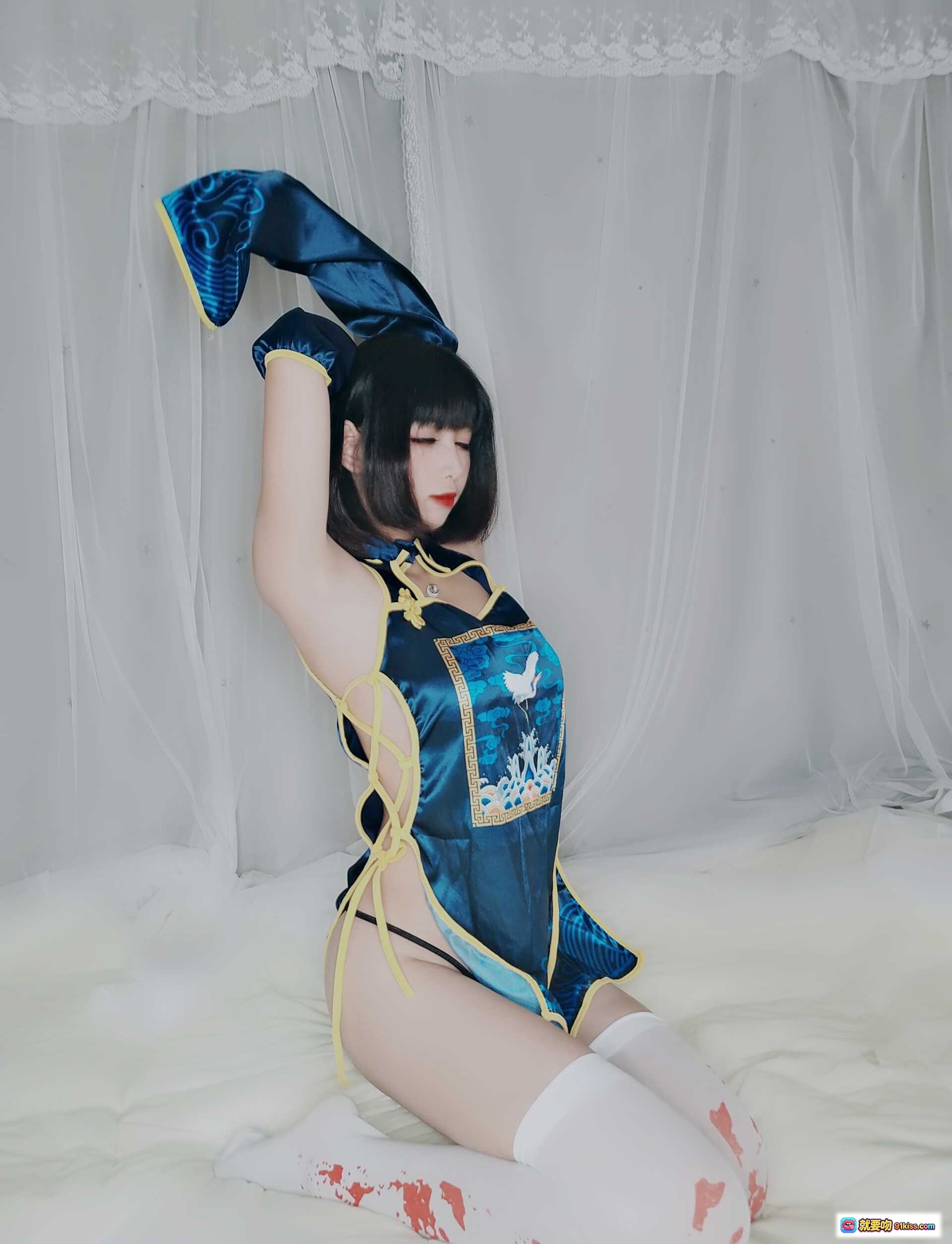 图片[1] - 小酥酱NO.014小僵尸Cosplay蓝旗袍兔耳装白丝袜写真34P高清图集 - 就要吻