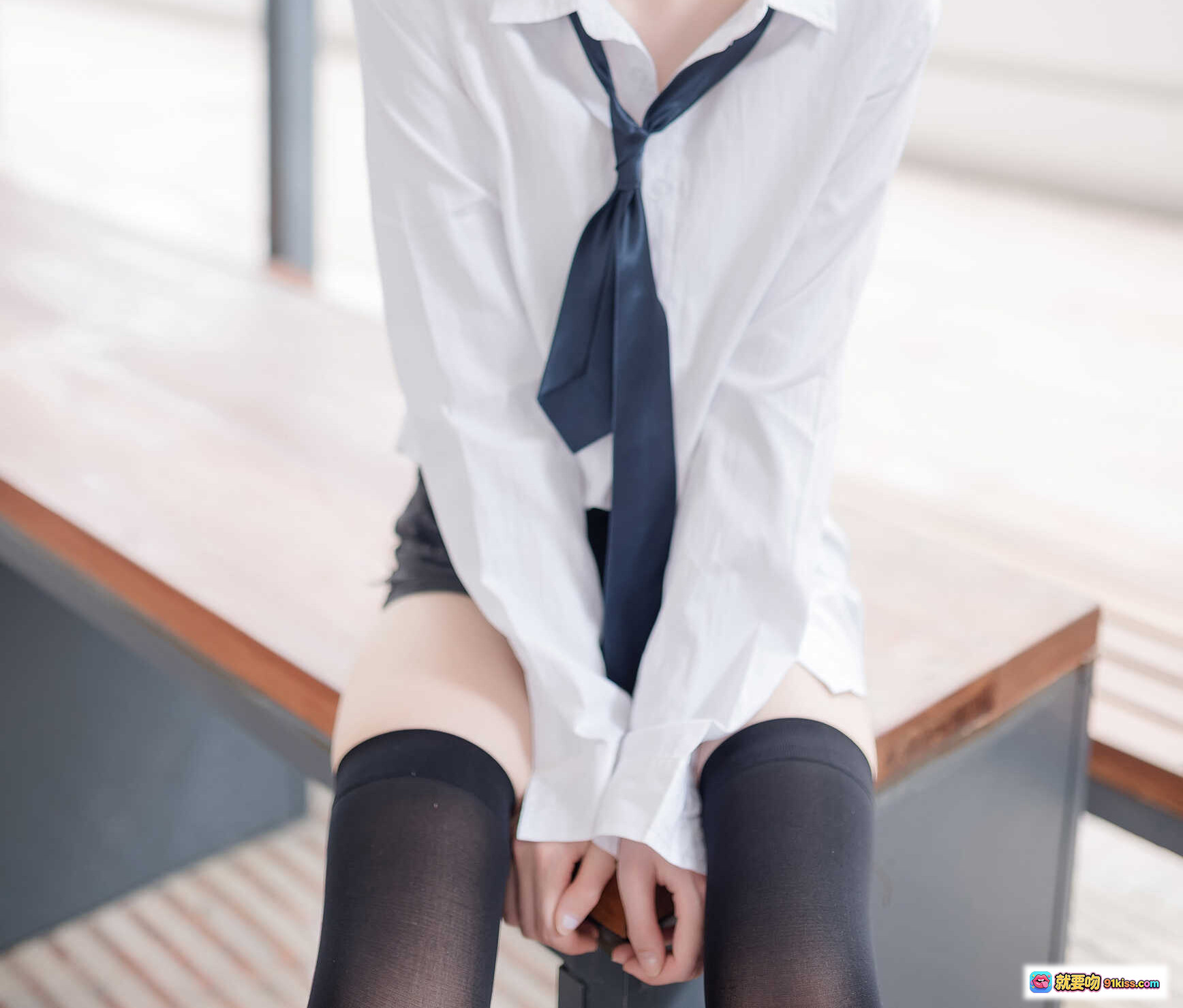 图片[4] - 祖木子NO.001短裤绝对领域黑丝美腿写真48P高清图集 - 就要吻