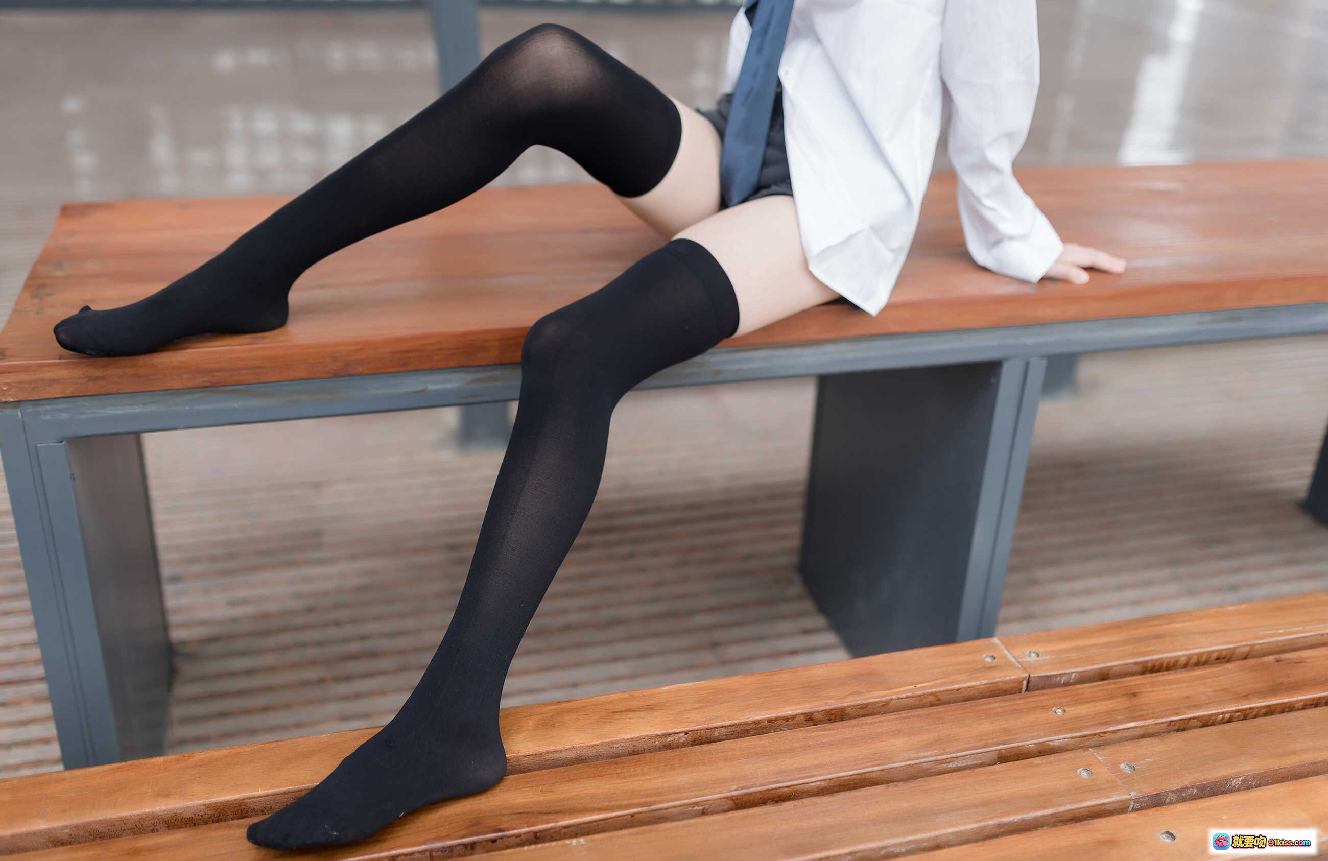 图片[2] - 祖木子NO.001短裤绝对领域黑丝美腿写真48P高清图集 - 就要吻