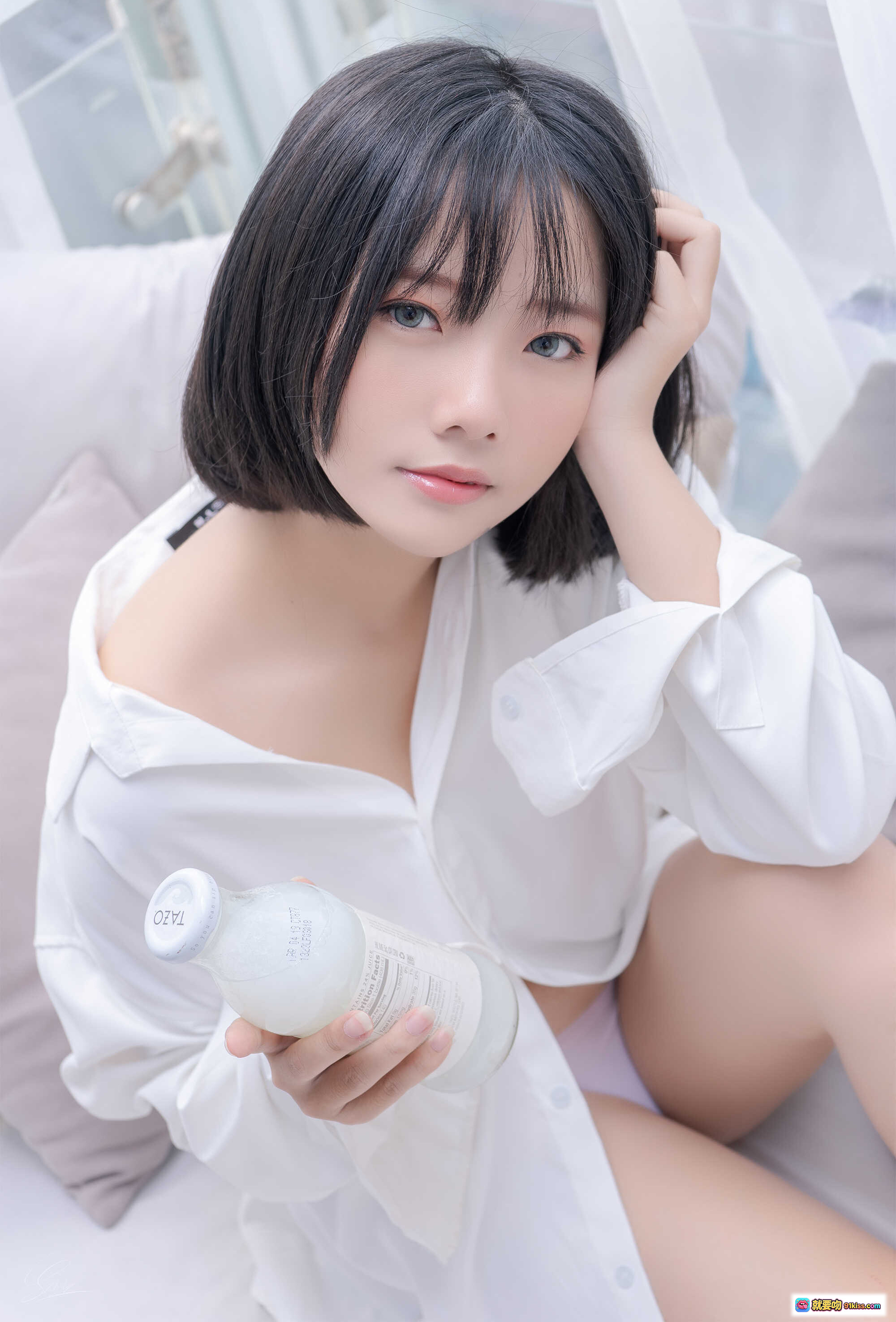 图片[2] - Messie Huang NO.08 男友衬衫写真 | 白衬衫少女私房照 | 清新自然阳光床照 | 甜美短发居家风 | 26P高清图集 - 就要吻