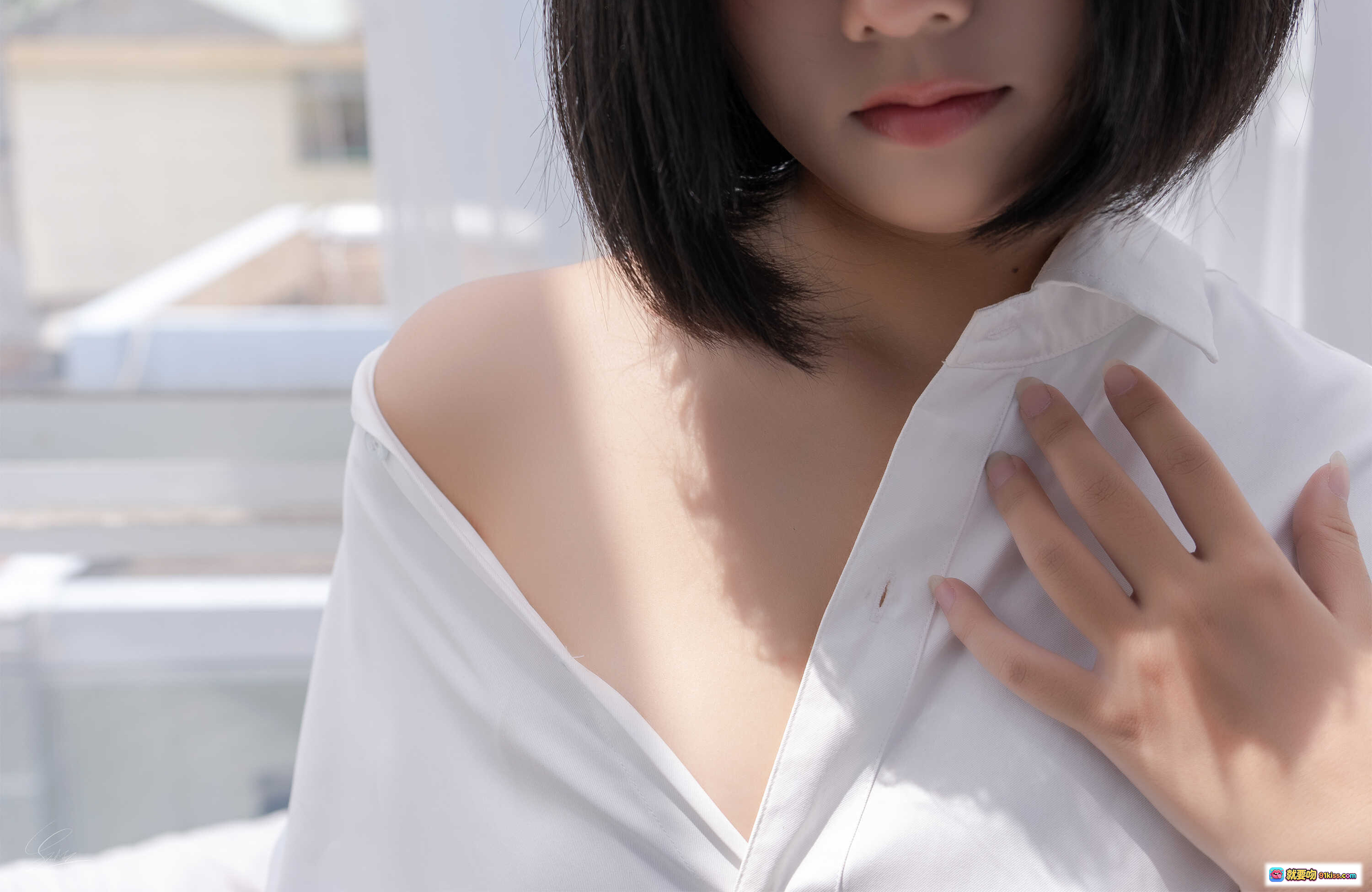 图片[4] - Messie Huang NO.08 男友衬衫写真 | 白衬衫少女私房照 | 清新自然阳光床照 | 甜美短发居家风 | 26P高清图集 - 就要吻