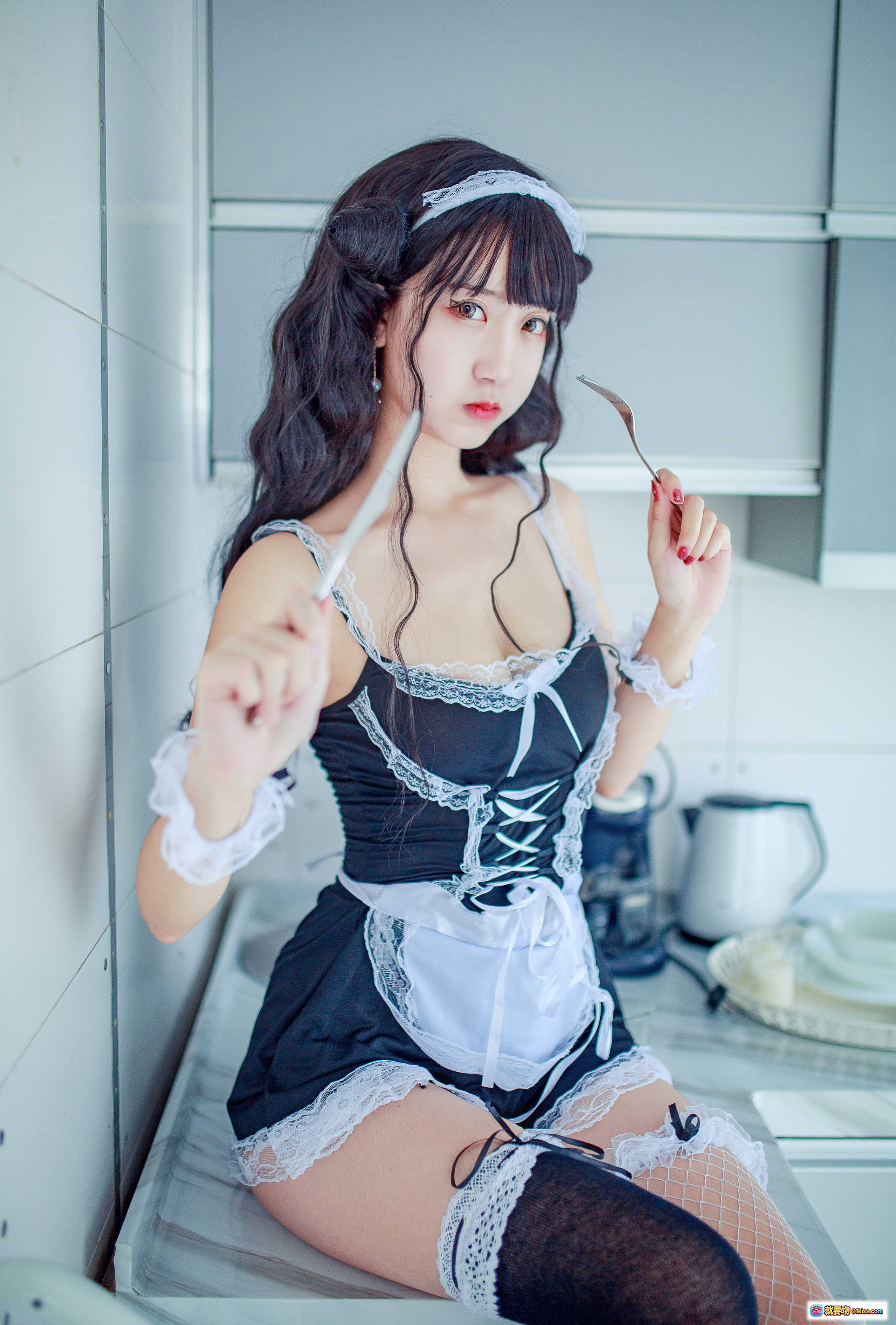 图片[4] - 黑川NO.021小恶魔女仆装写真｜蕾丝边黑白制服+网袜+头饰+厨房场景美少女 cosplay 诱惑摆拍 - 就要吻