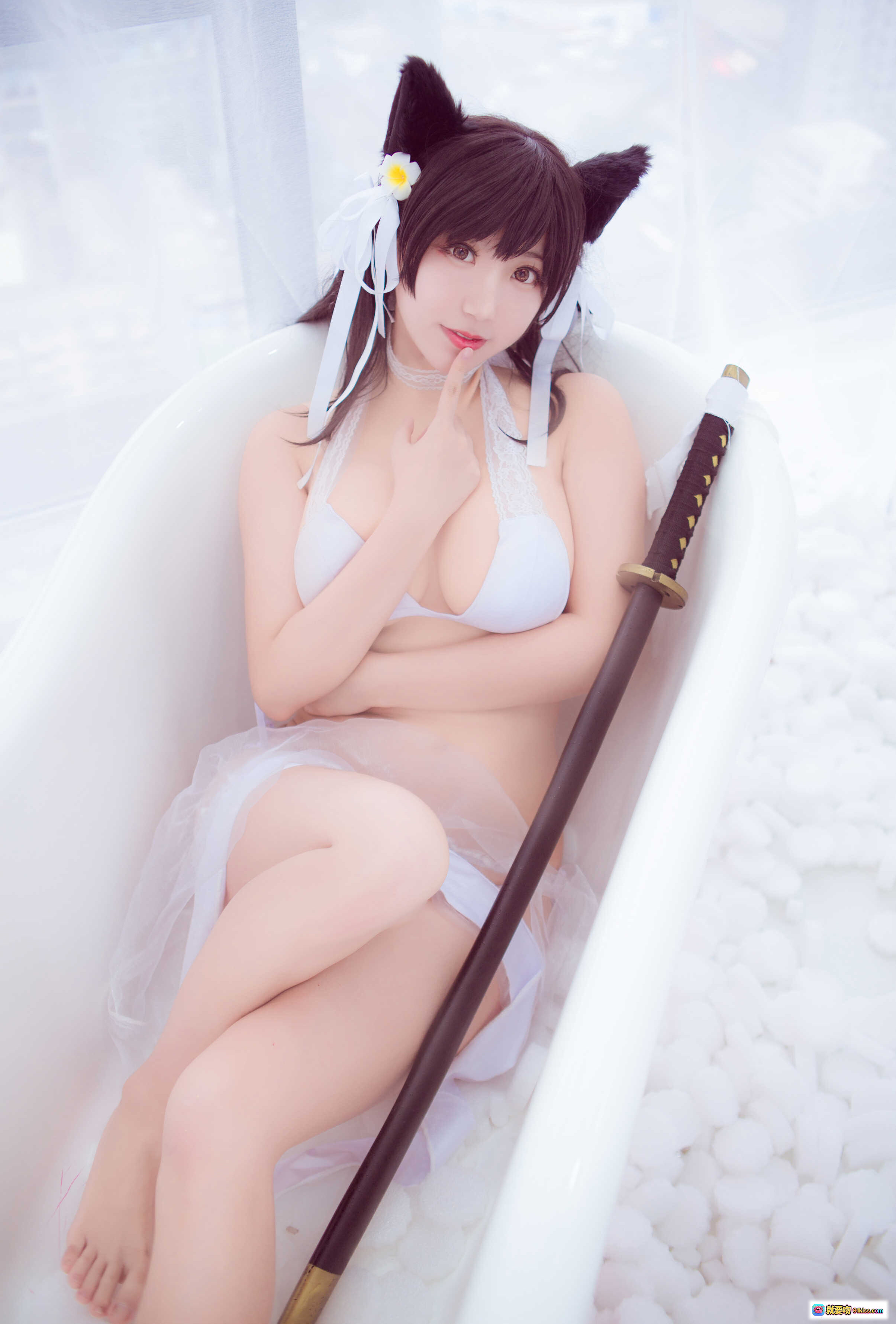 图片[2] - 黑川NO.004爱宕泳衣cosplay 猫耳白裙持剑少女写真 15P高清图集 - 就要吻