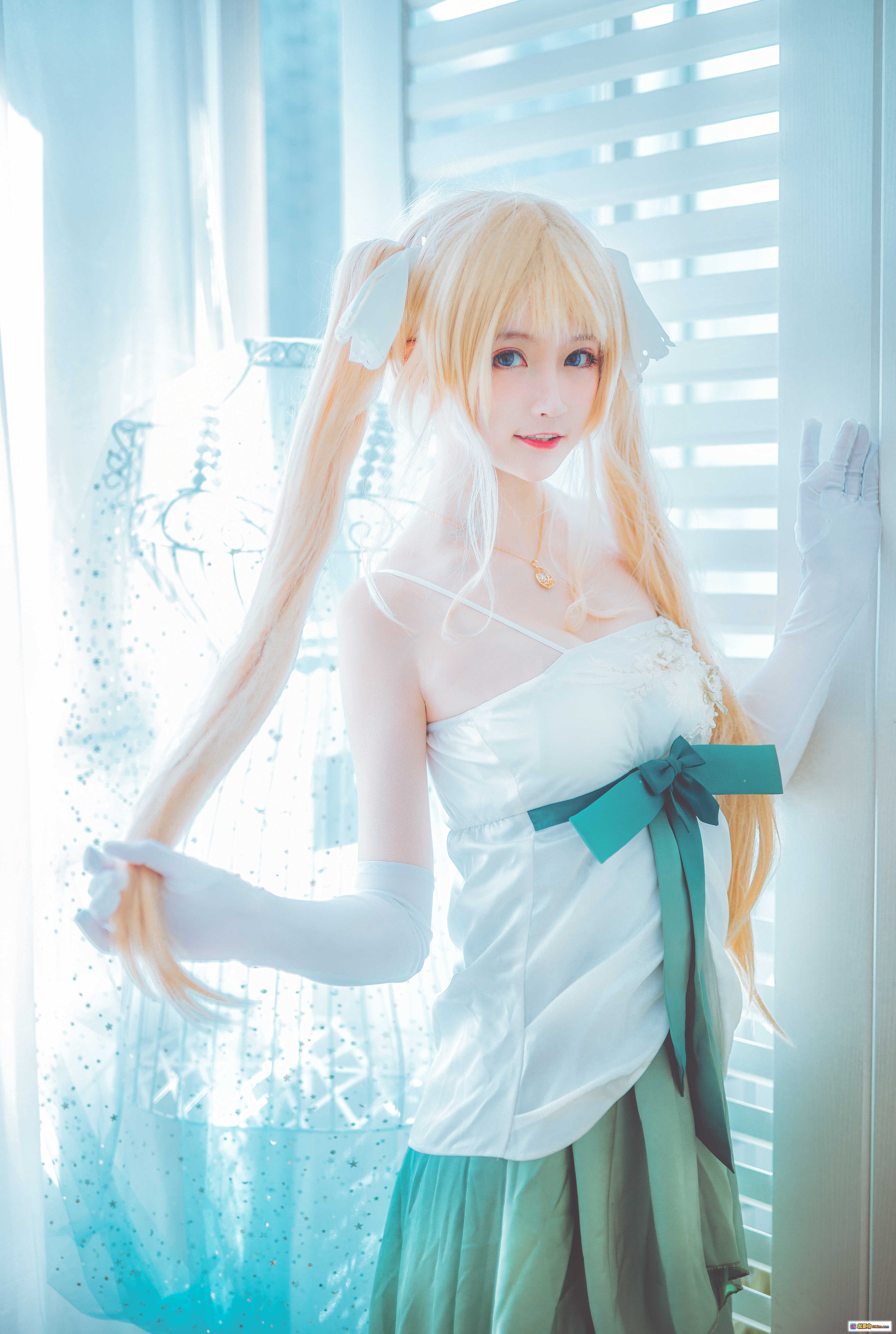 图片[10] - yui金鱼NO.007路人女主cosplay写真 白绿裙装双马尾浴室场景高清美图19P - 就要吻