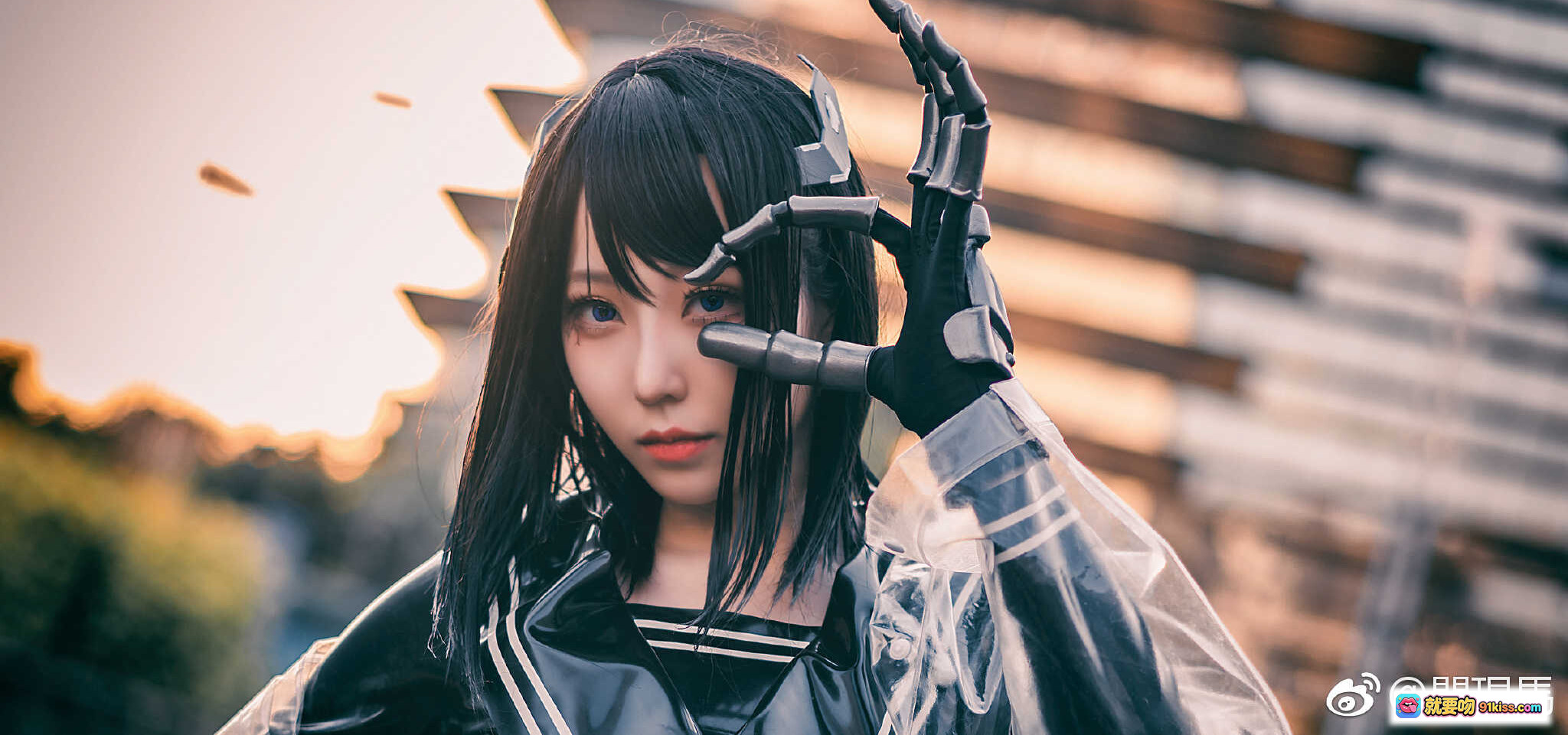 图片[1] - NO.009乳胶衣Cosplay写真合集｜黑发少女机械手套造型｜日系赛博风户外人像摄影 - 就要吻