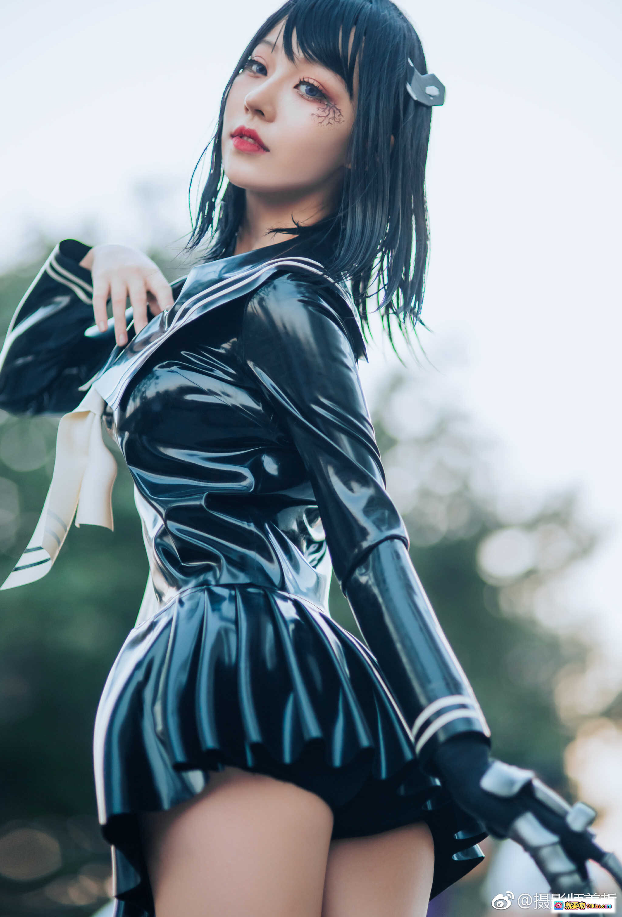 图片[9] - NO.009乳胶衣Cosplay写真合集｜黑发少女机械手套造型｜日系赛博风户外人像摄影 - 就要吻