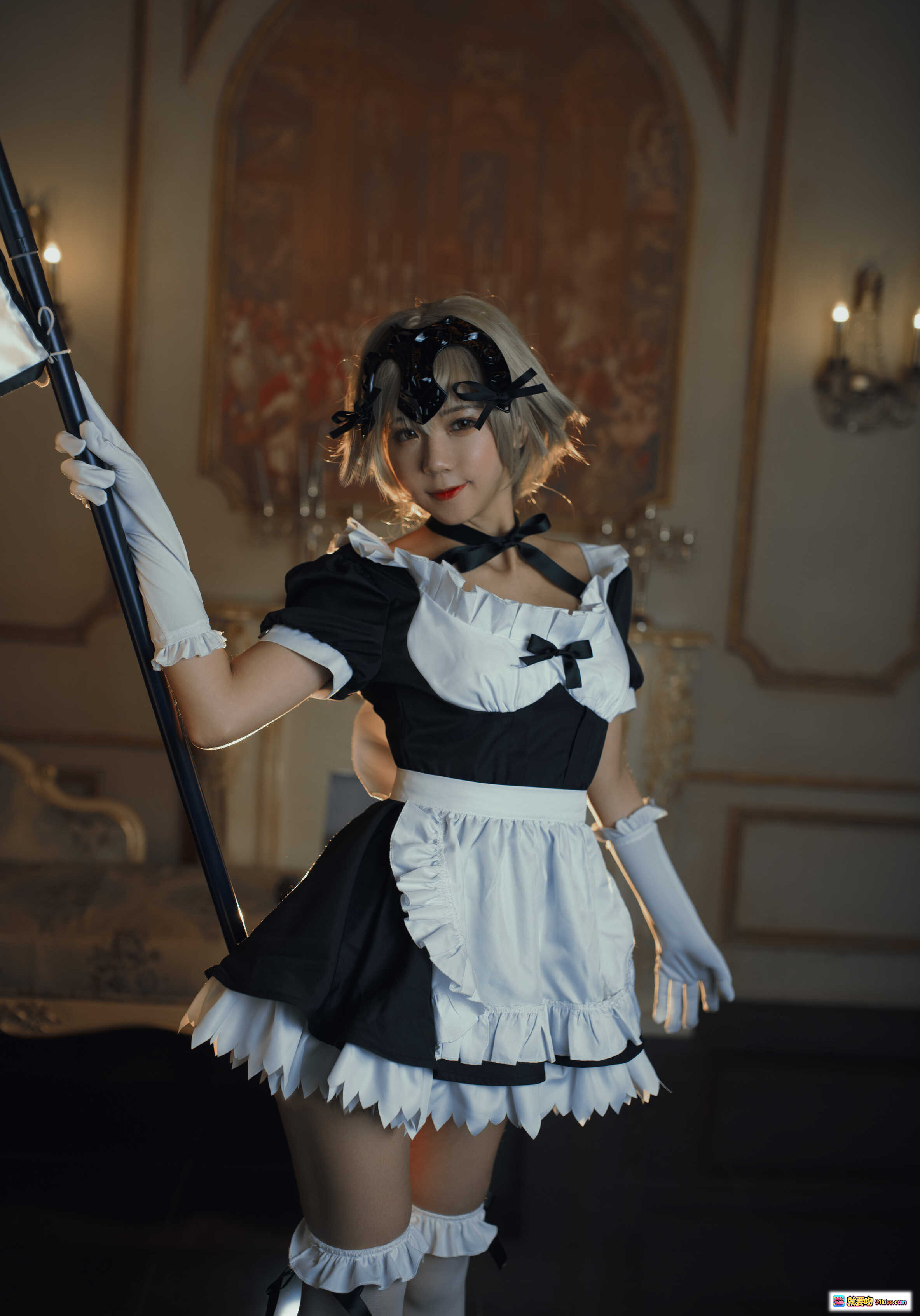 图片[3] - 蓝小沂KiKi NO.03 黑贞德女仆装Cosplay写真 优雅旗袍风黑白色系 丝袜高跟美腿 复古宫廷背景 11P高清图集 - 就要吻