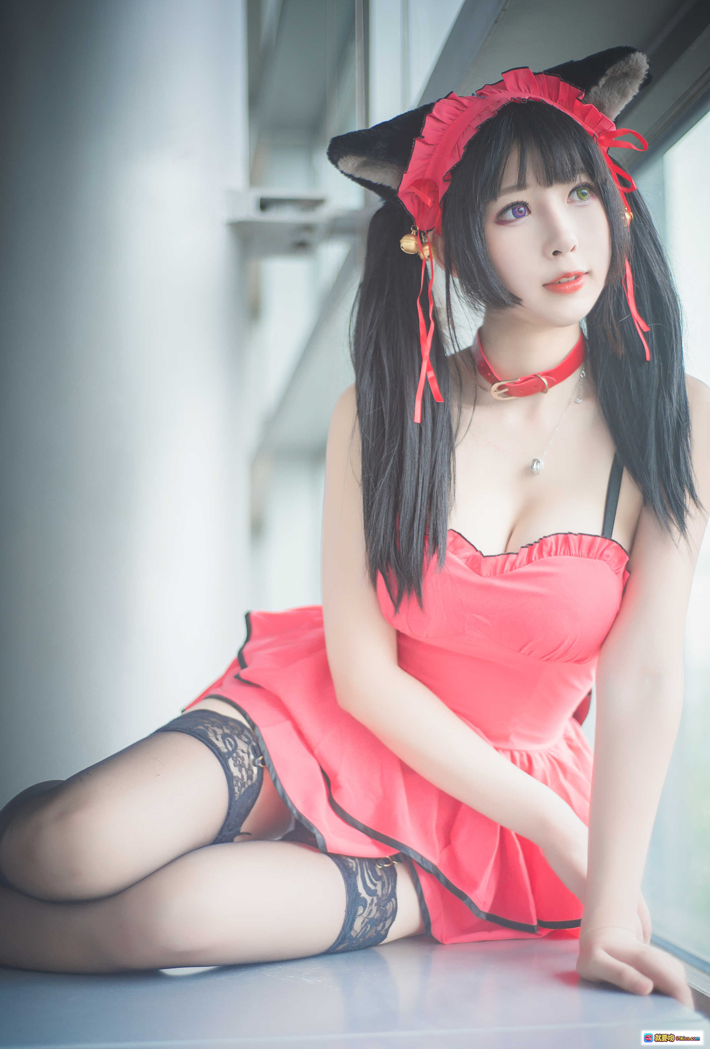 图片[5] - 黑米粥猫耳cosplay写真 | 红色女仆装少女 | 44P高清图集 | 甜美可爱风格 | 室内场景拍摄 - 就要吻