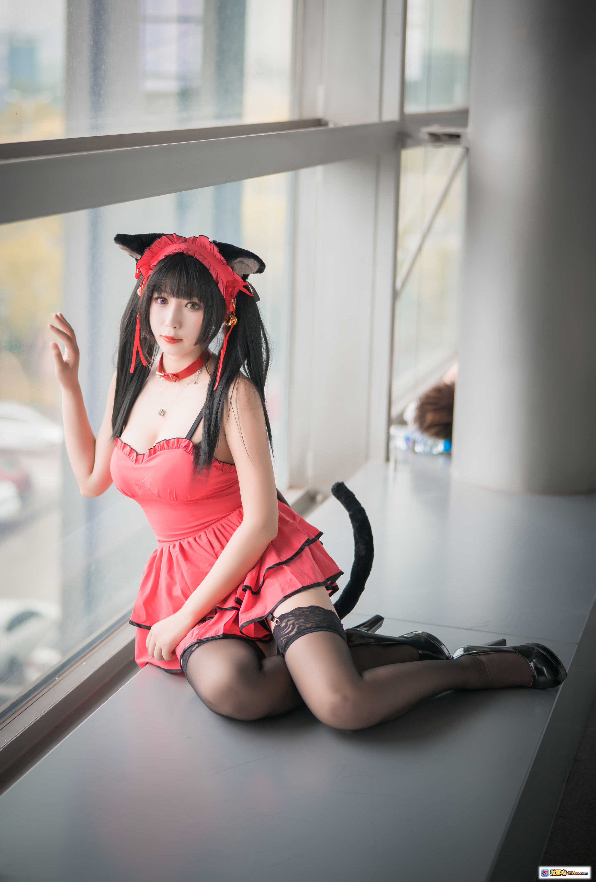 图片[2] - 黑米粥猫耳cosplay写真 | 红色女仆装少女 | 44P高清图集 | 甜美可爱风格 | 室内场景拍摄 - 就要吻