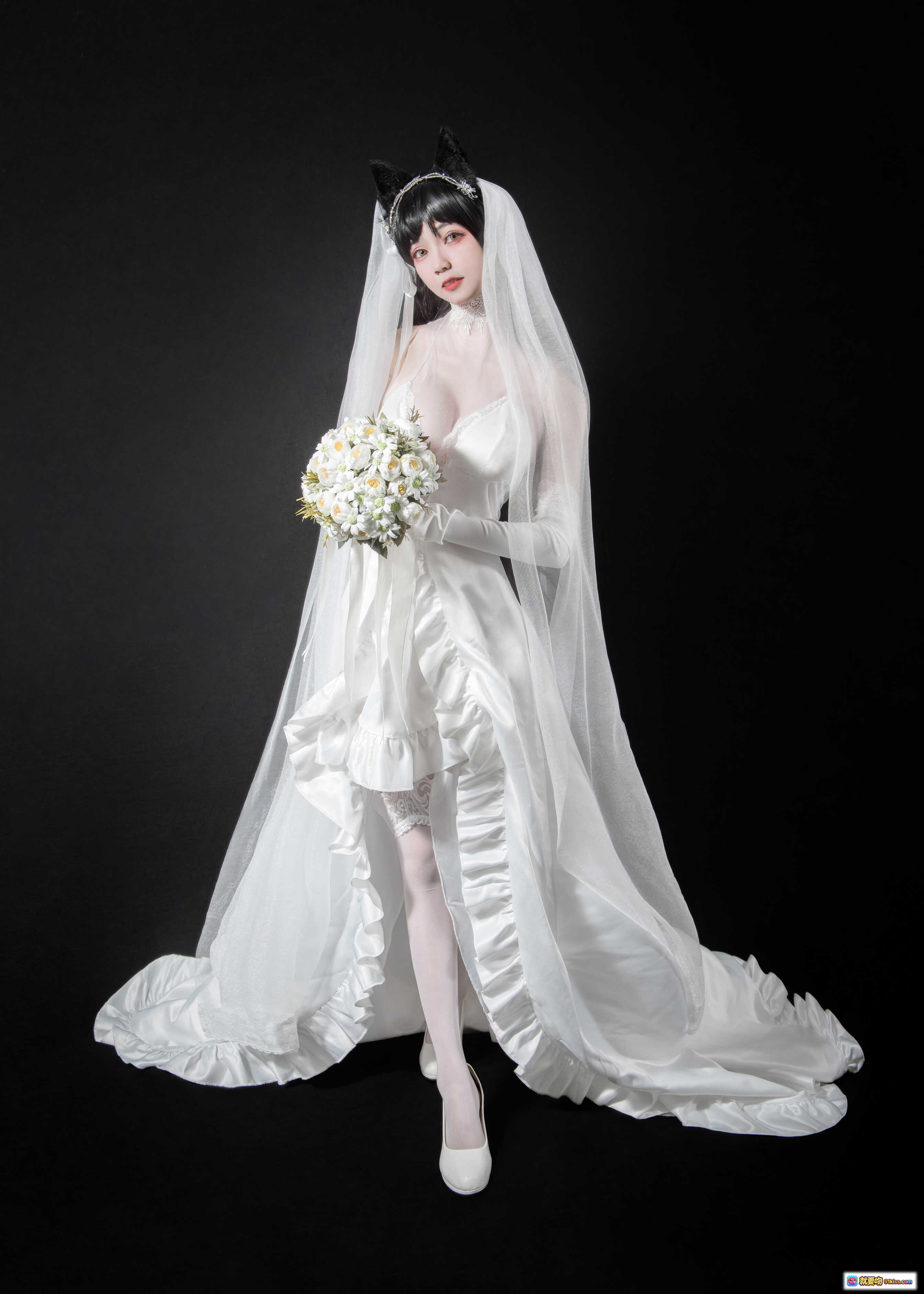 图片[9] - 爱宕花嫁cosplay写真 | 白色婚纱礼服 | 猫耳头饰 | 蕾丝长袜 | 高跟鞋 | 黑背景人像摄影 | 你的负卿NO.002 - 就要吻