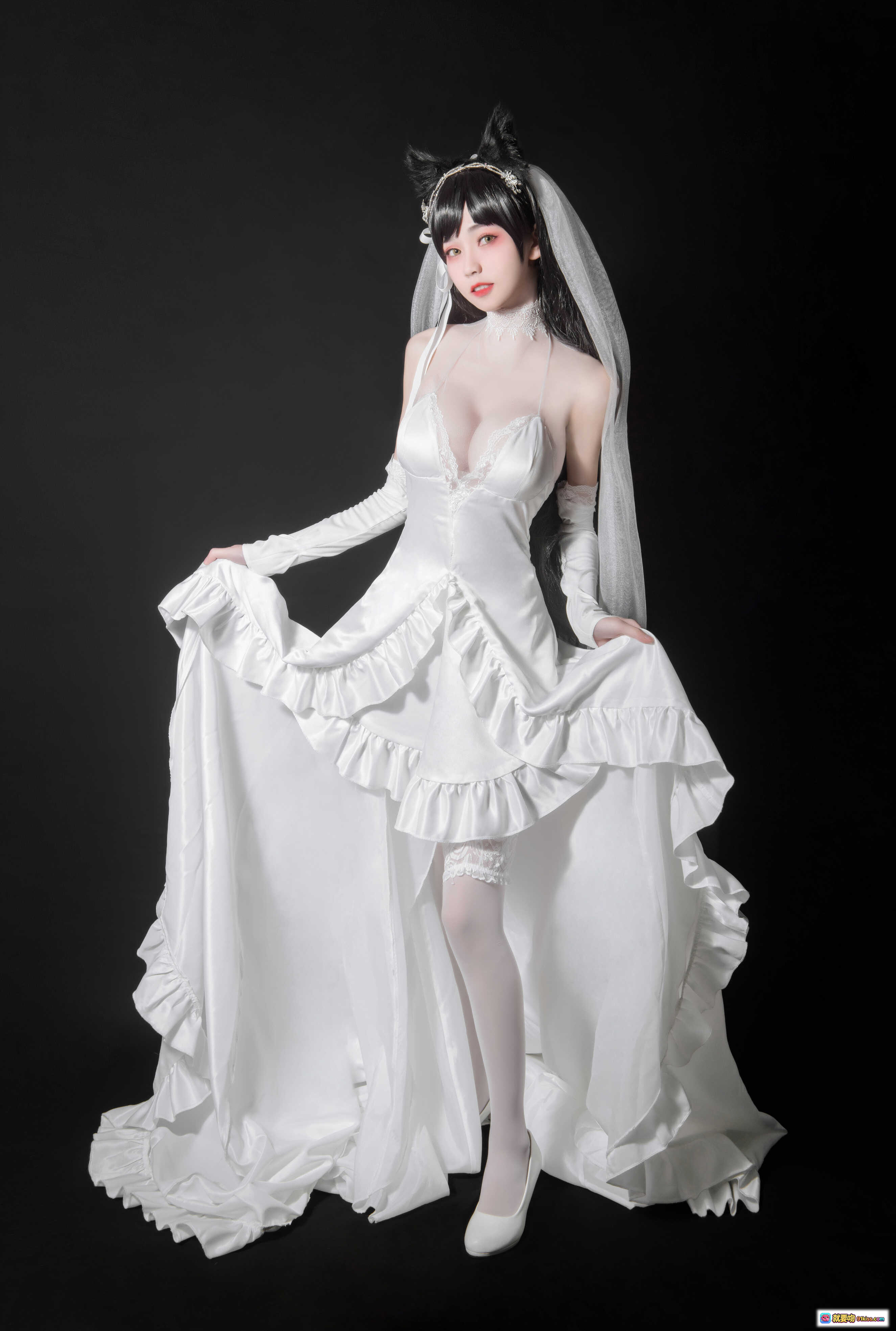 图片[7] - 爱宕花嫁cosplay写真 | 白色婚纱礼服 | 猫耳头饰 | 蕾丝长袜 | 高跟鞋 | 黑背景人像摄影 | 你的负卿NO.002 - 就要吻