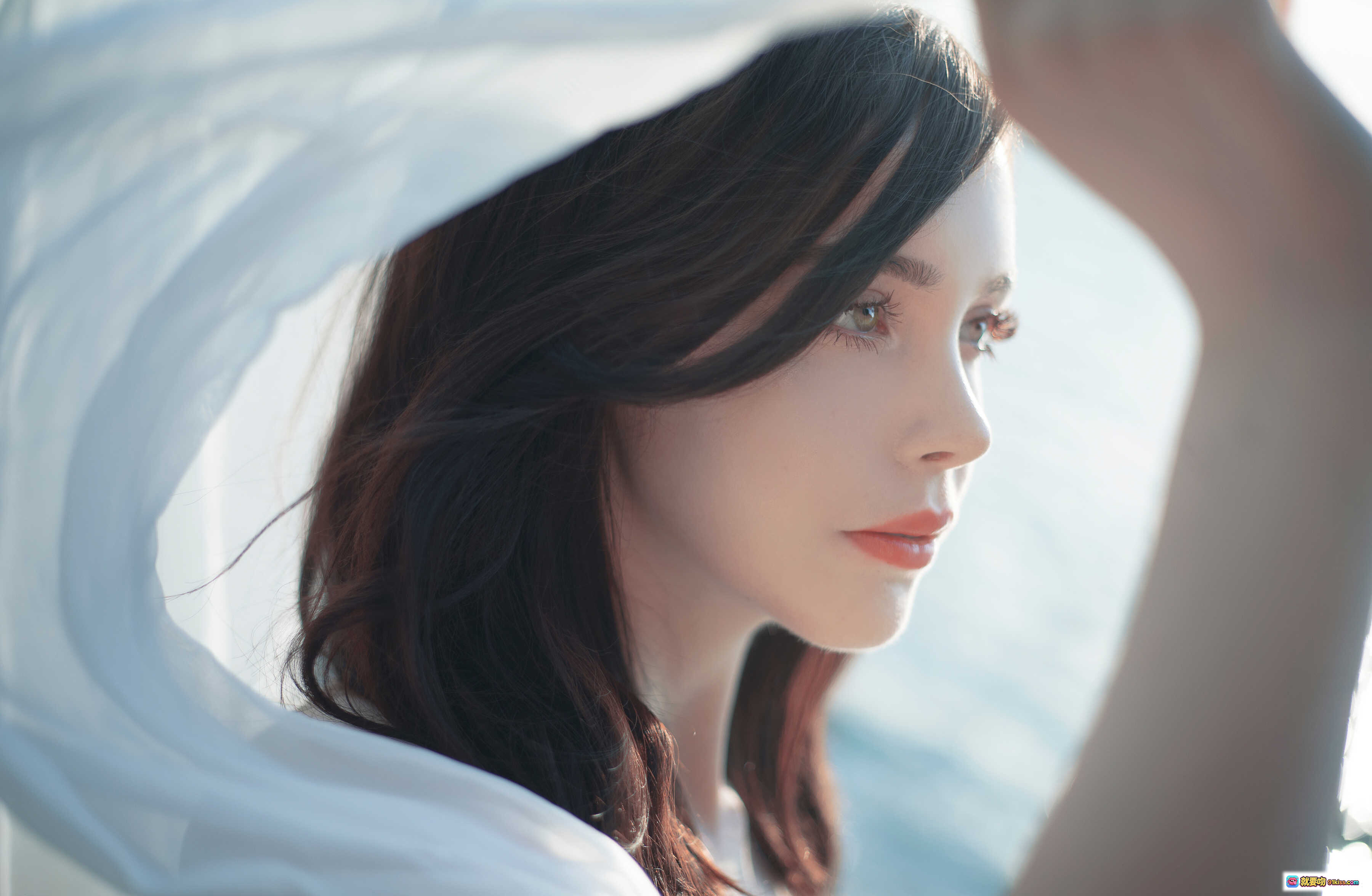 图片[2] - Sayathefox NO.006 海滩随拍｜红指甲轻触玻璃鱼缸水波｜自然光海岸岩石背景｜清新治愈系写真｜10P-105MB - 就要吻