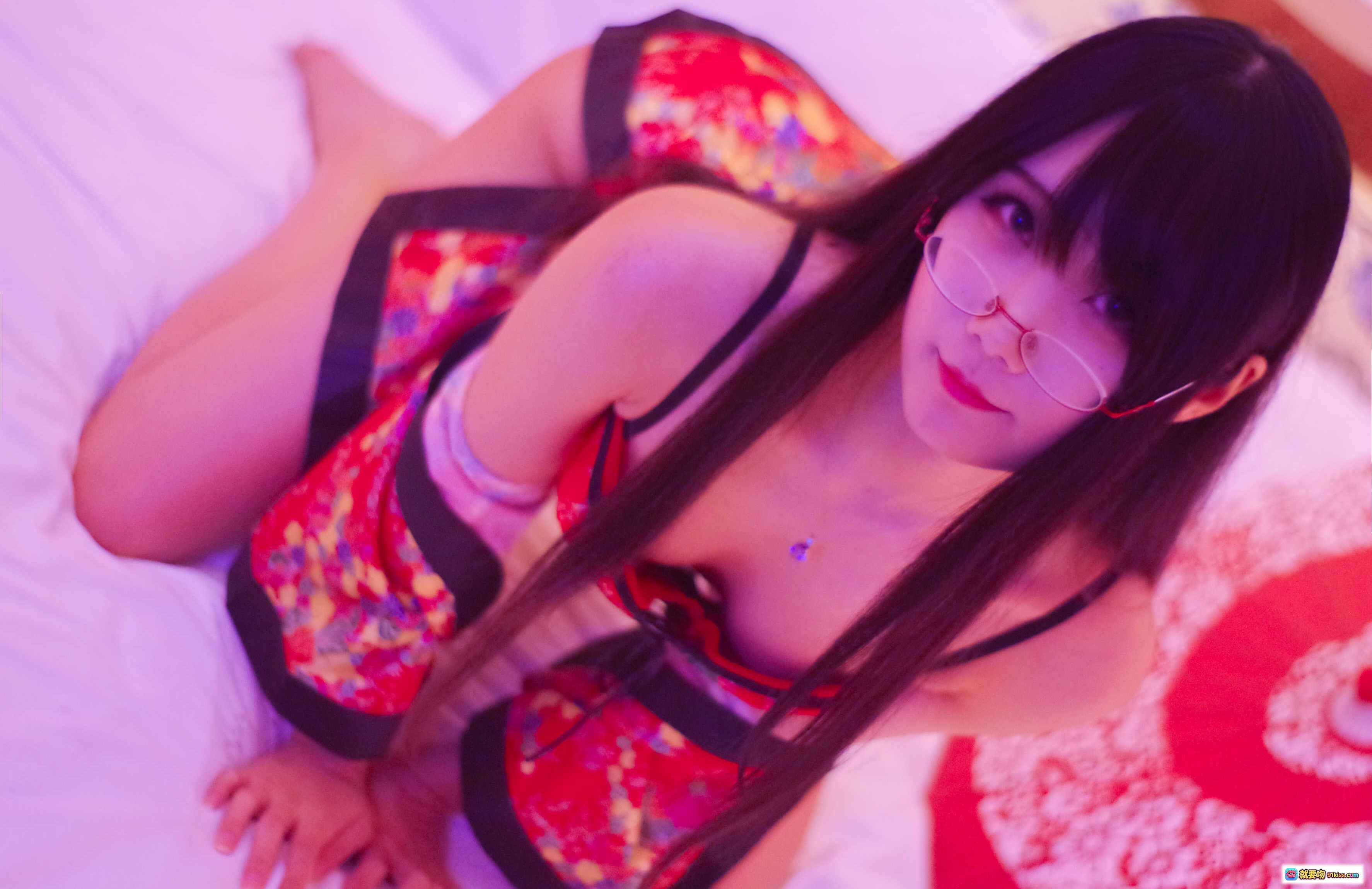 图片[3] - 曉美媽NO.011浴衣寫真｜粉紅浴缸美腿特寫｜花瓣點綴足踝｜濕潤肌膚光澤感｜35P高畫質攝影 - 就要吻