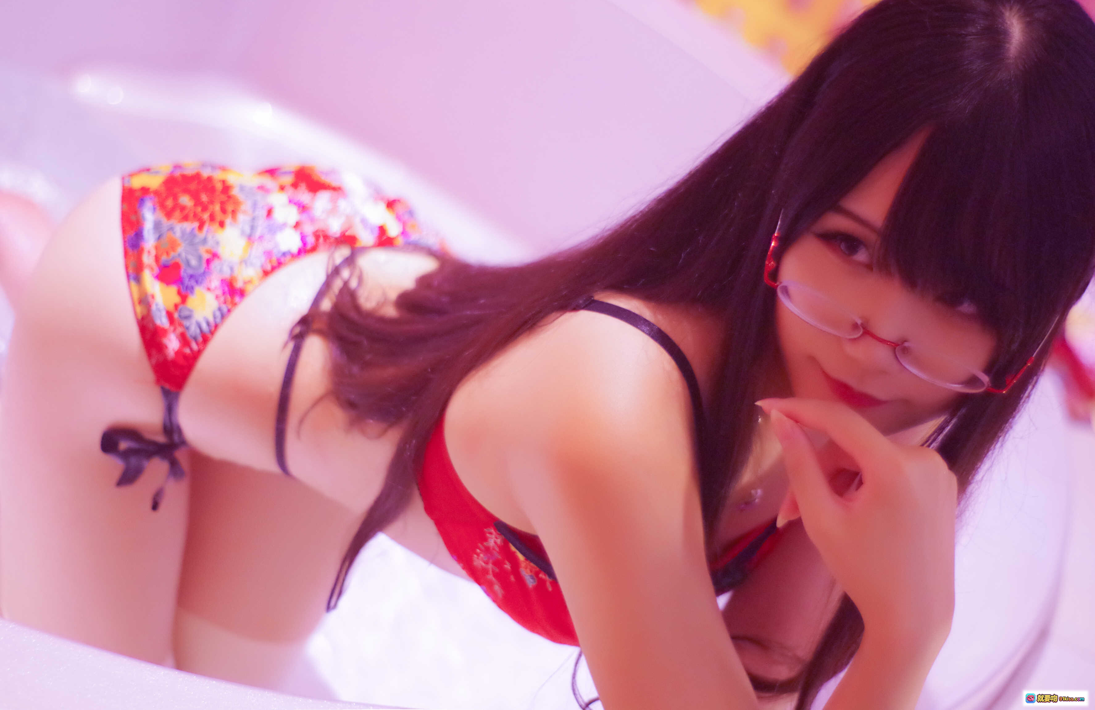 图片[7] - 曉美媽NO.011浴衣寫真｜粉紅浴缸美腿特寫｜花瓣點綴足踝｜濕潤肌膚光澤感｜35P高畫質攝影 - 就要吻