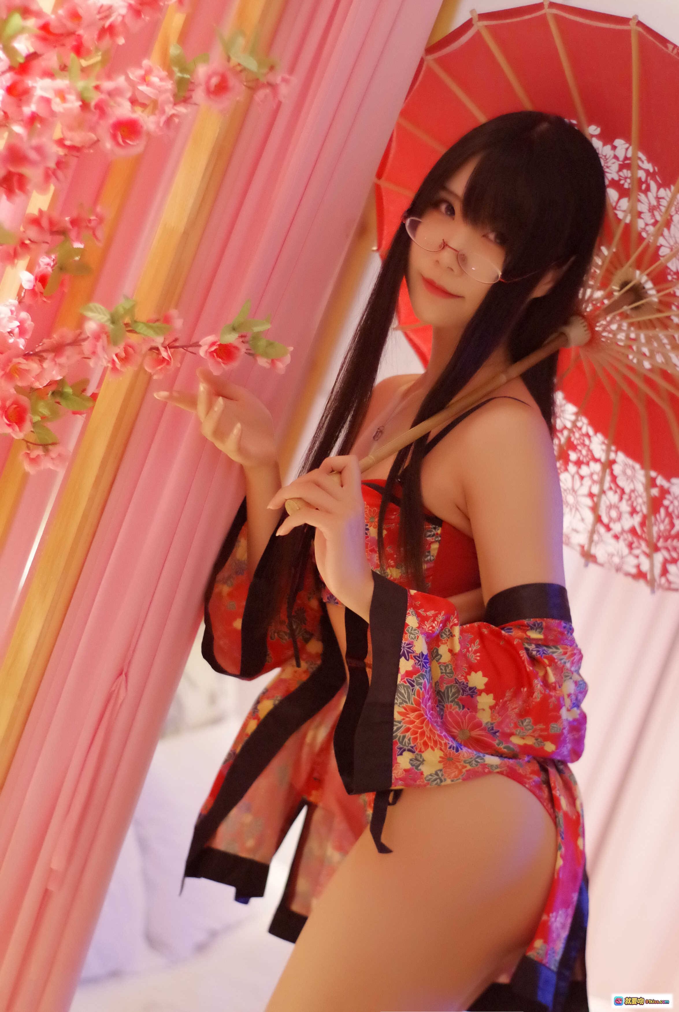 图片[10] - 曉美媽NO.011浴衣寫真｜粉紅浴缸美腿特寫｜花瓣點綴足踝｜濕潤肌膚光澤感｜35P高畫質攝影 - 就要吻