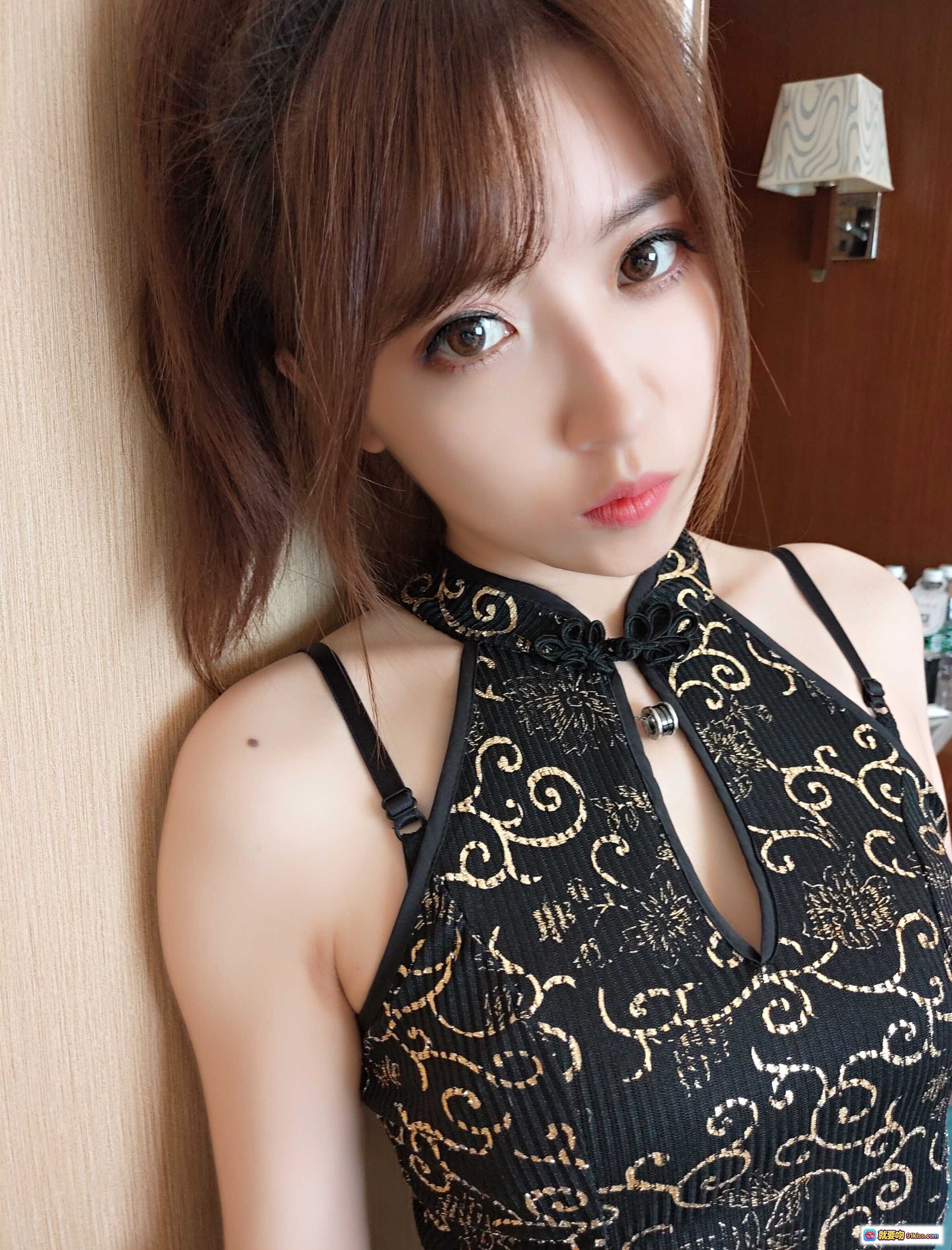 图片[3] - 小女巫露娜NO.019金丝旗袍搭配网格丝袜性感写真33P高清图集 - 就要吻