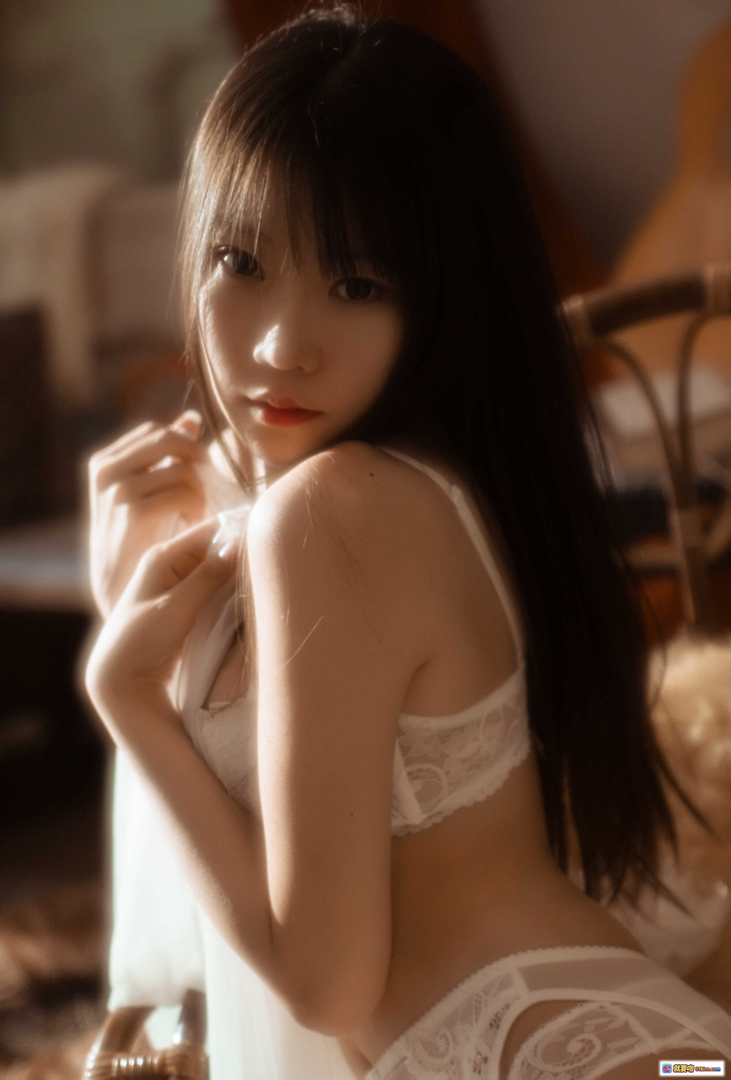 图片[7] - 香草喵露露NO.011室内私房写真 白色蕾丝内衣双人美腿玉足窗边柔光摄影81P高清图集 - 就要吻