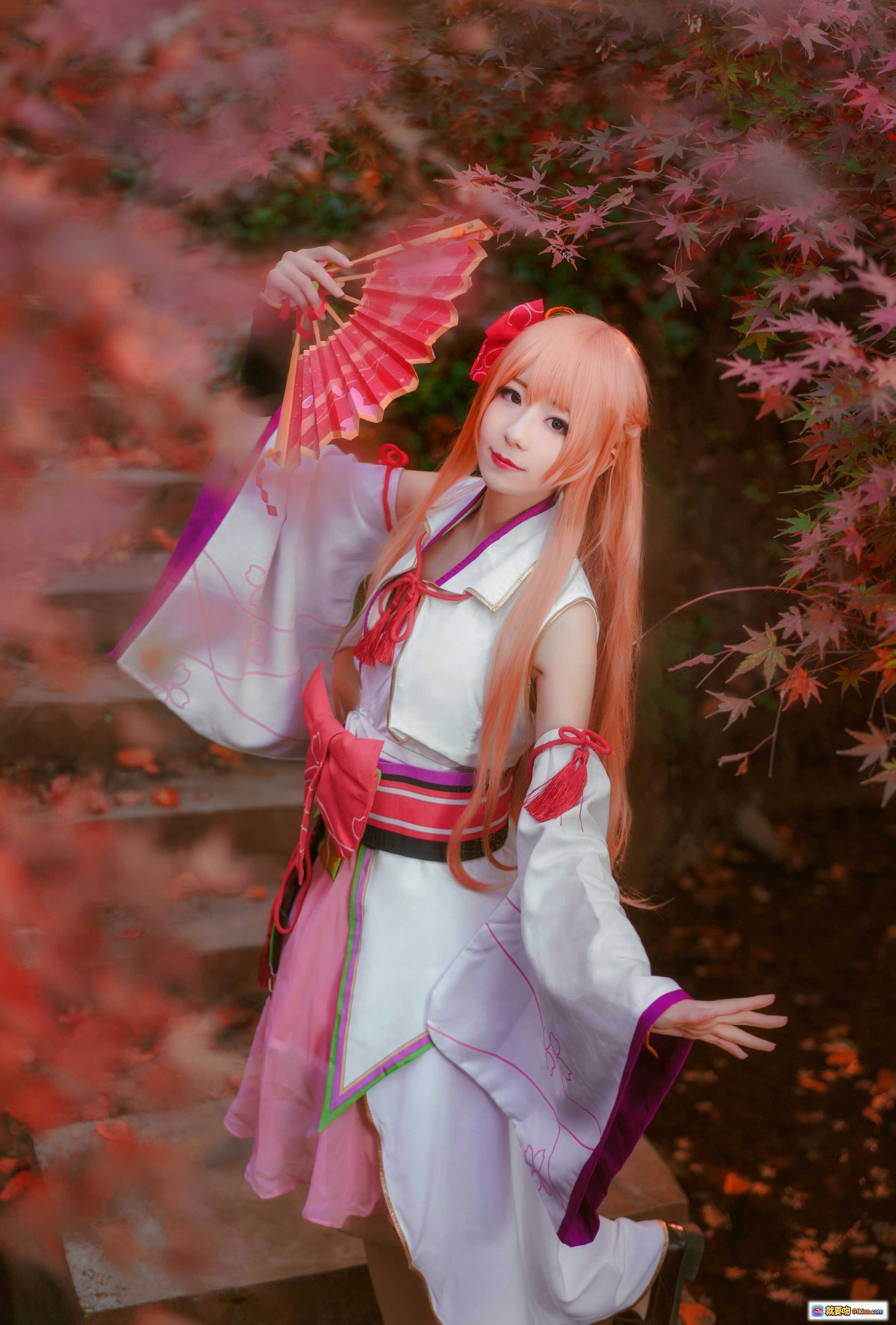 图片[4] - 弥音音NO.009 cosplay写真｜秋日枫叶背景｜和风少女造型｜粉色长发｜手持折扇｜唯美日系风格 - 就要吻