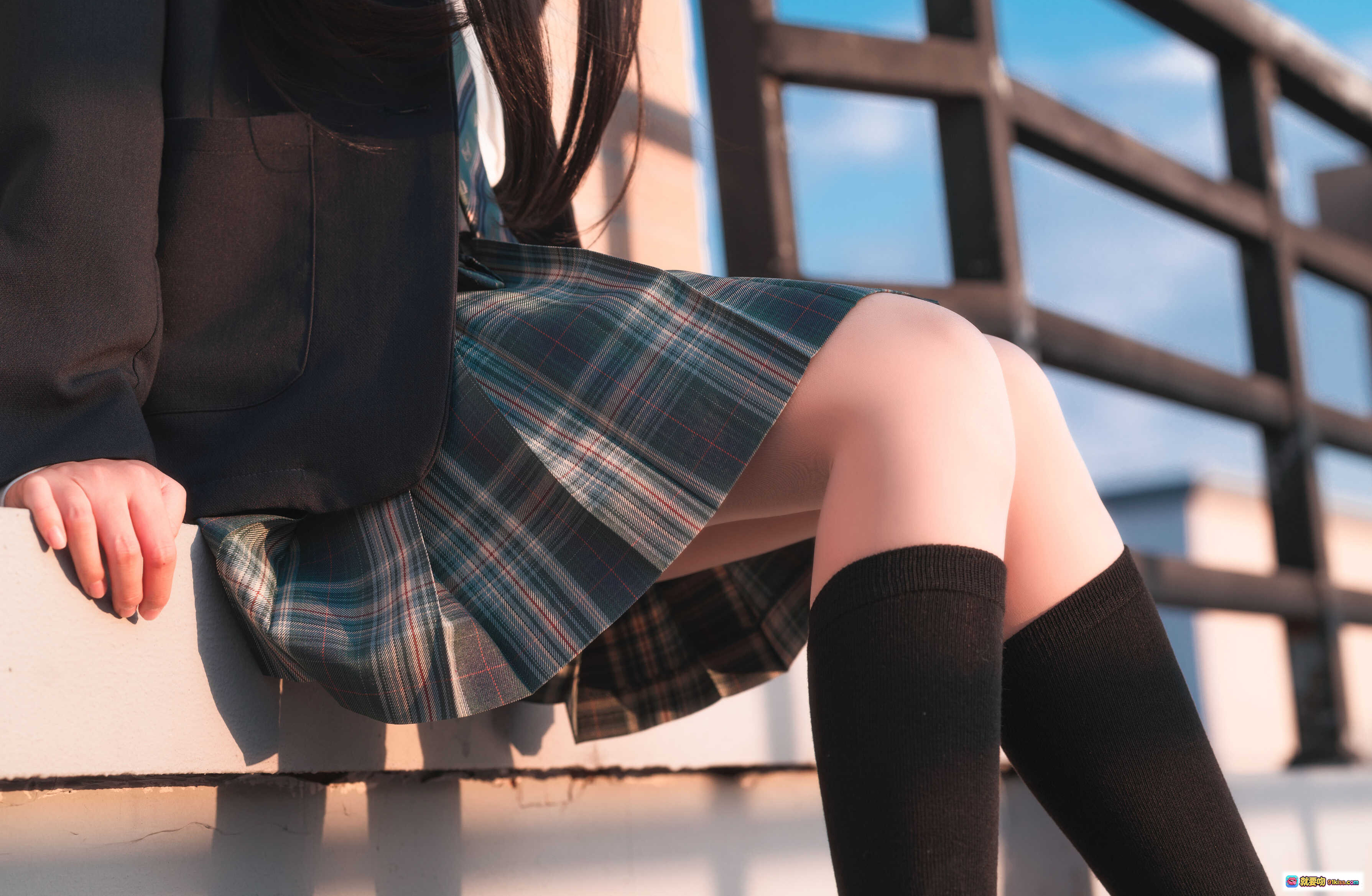 图片[8] - 三度_69 NO.062 森林来信JK制服写真 | 校园走廊日系少女 | 格裙黑西装清新风 | 15P高清图集 - 就要吻