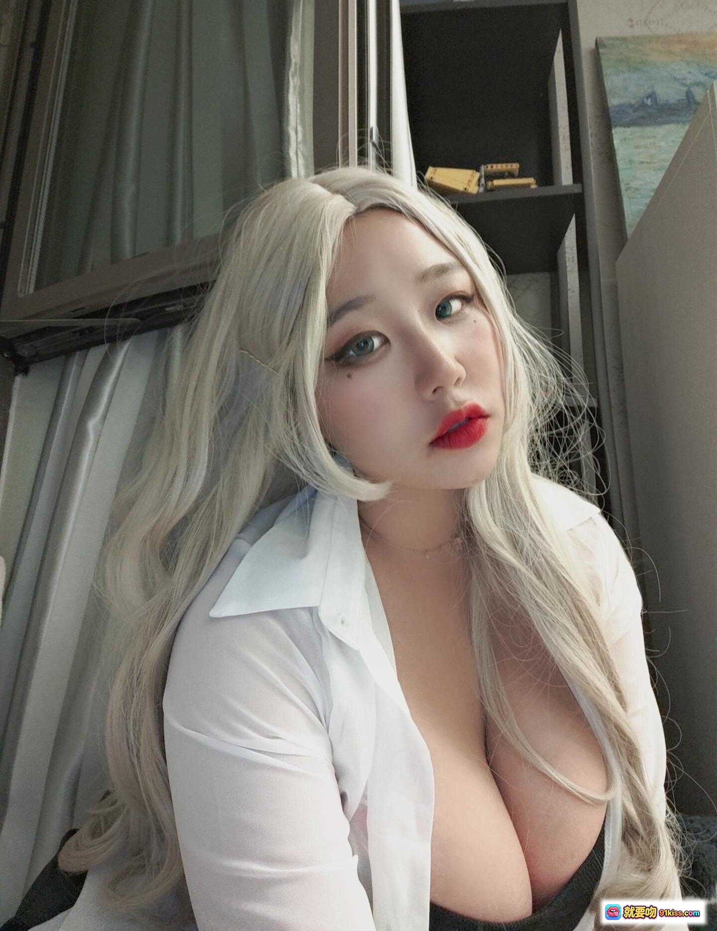 图片[1] - 穆零Mu0 NO.28 白衬衫自拍 银发红唇 性感写真 室内私房照 清新诱惑风 - 就要吻