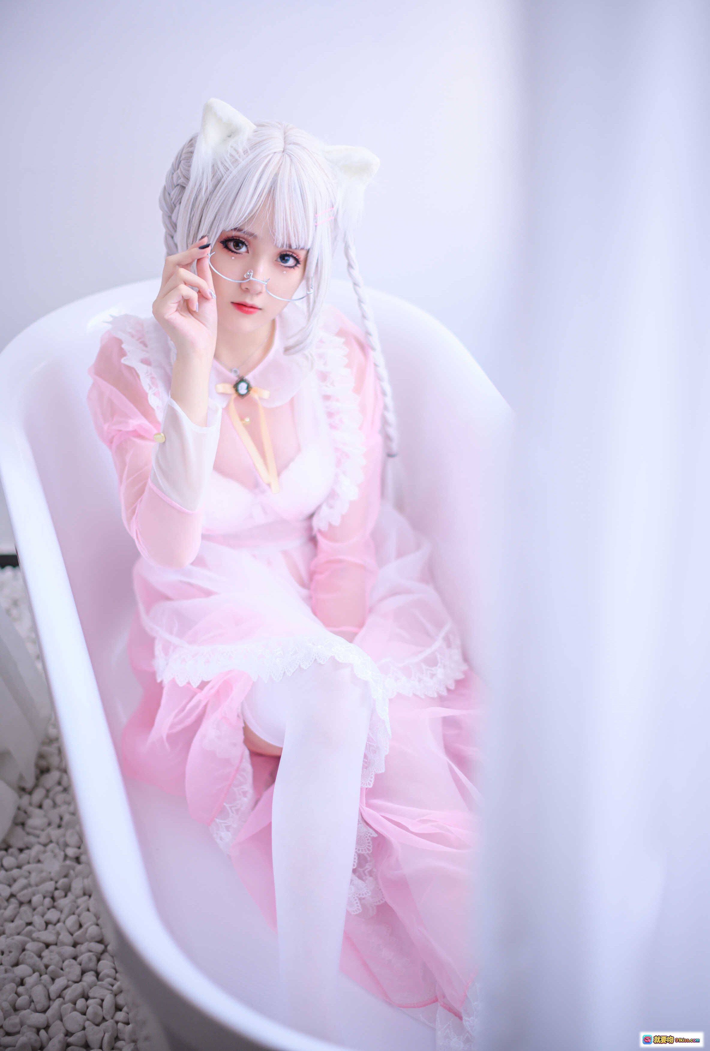 图片[6] - 秋楚楚粉色透明女仆cos写真 | 白发双马尾猫耳少女 | 浴缸私房美图 | 21P高清图集 - 就要吻