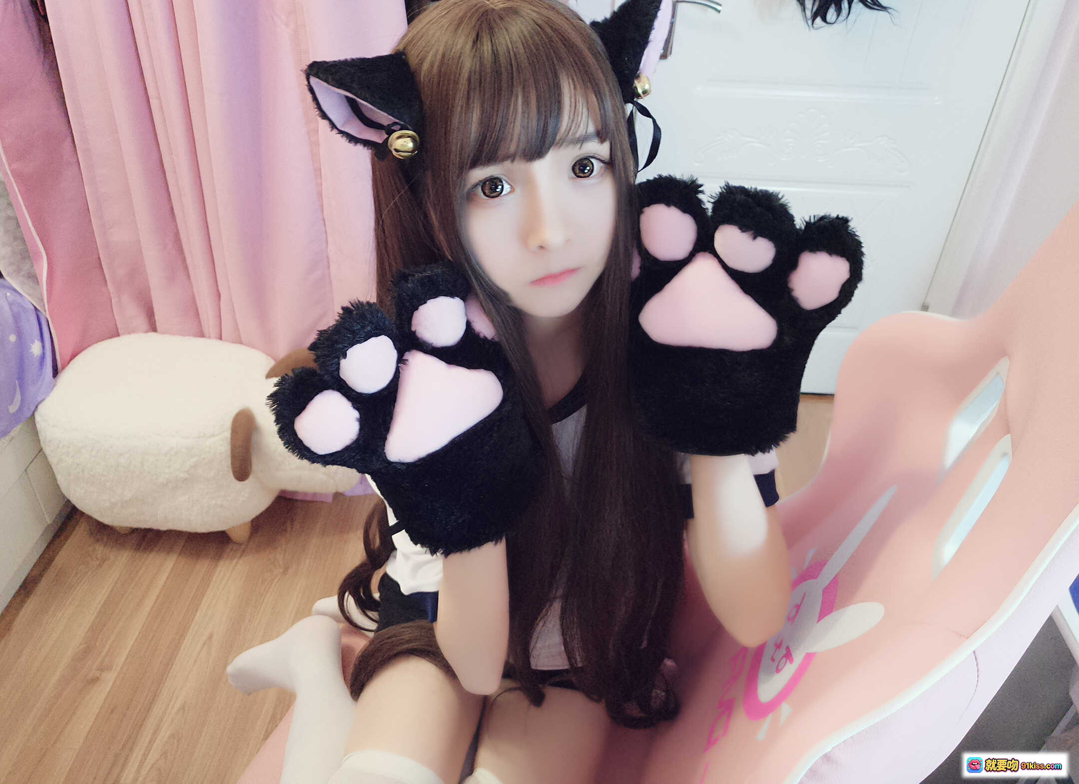 图片[9] - 古川NO.018猫耳体操写真 甜美少女猫耳发饰黑粉爪套白丝美腿可爱风室内私房照 - 就要吻