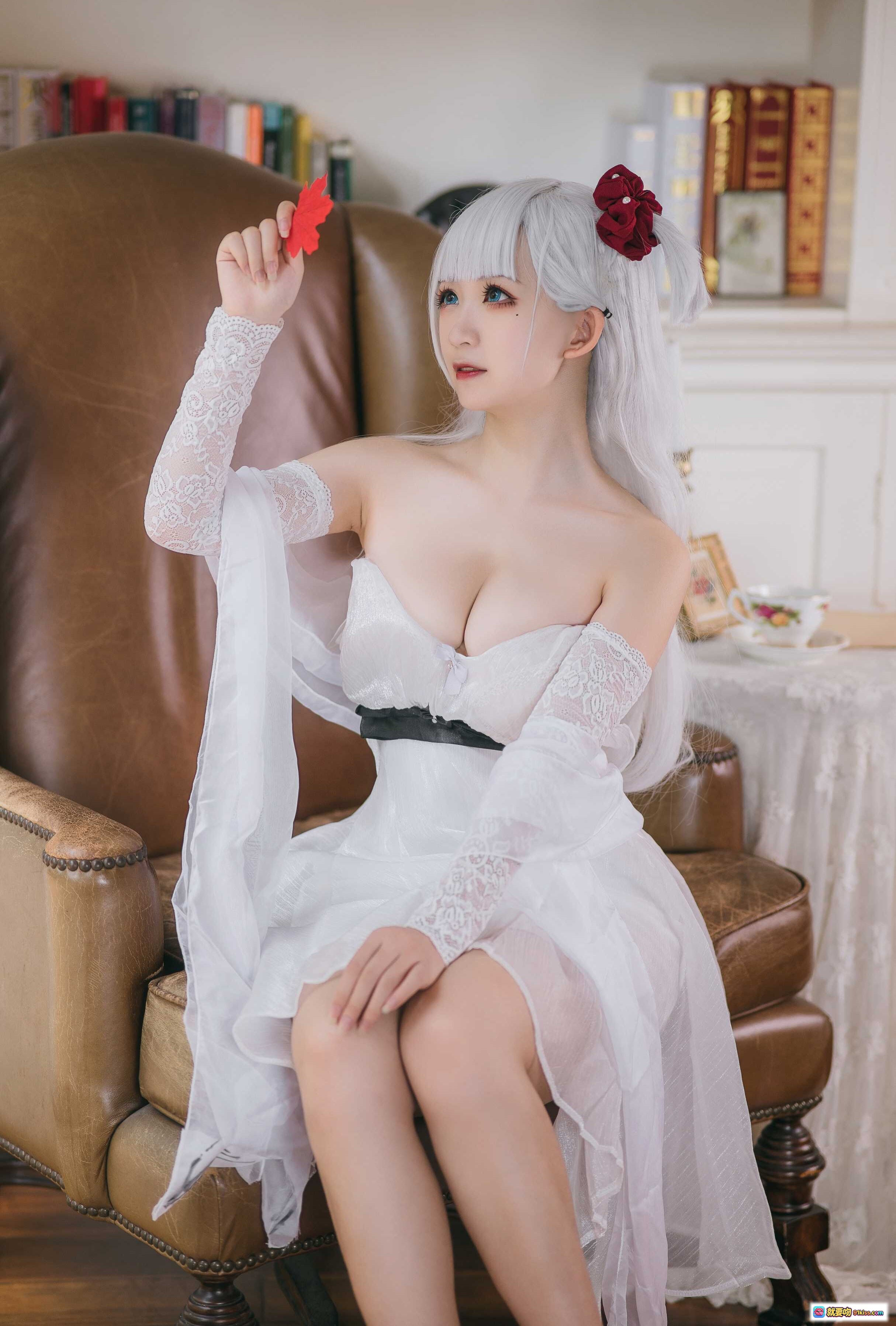 图片[7] - 樱落酱NO.020翔鹤Cosplay写真｜银发红蝴蝶结白蕾丝抹胸裙性感优雅居家风22P高清图集 - 就要吻
