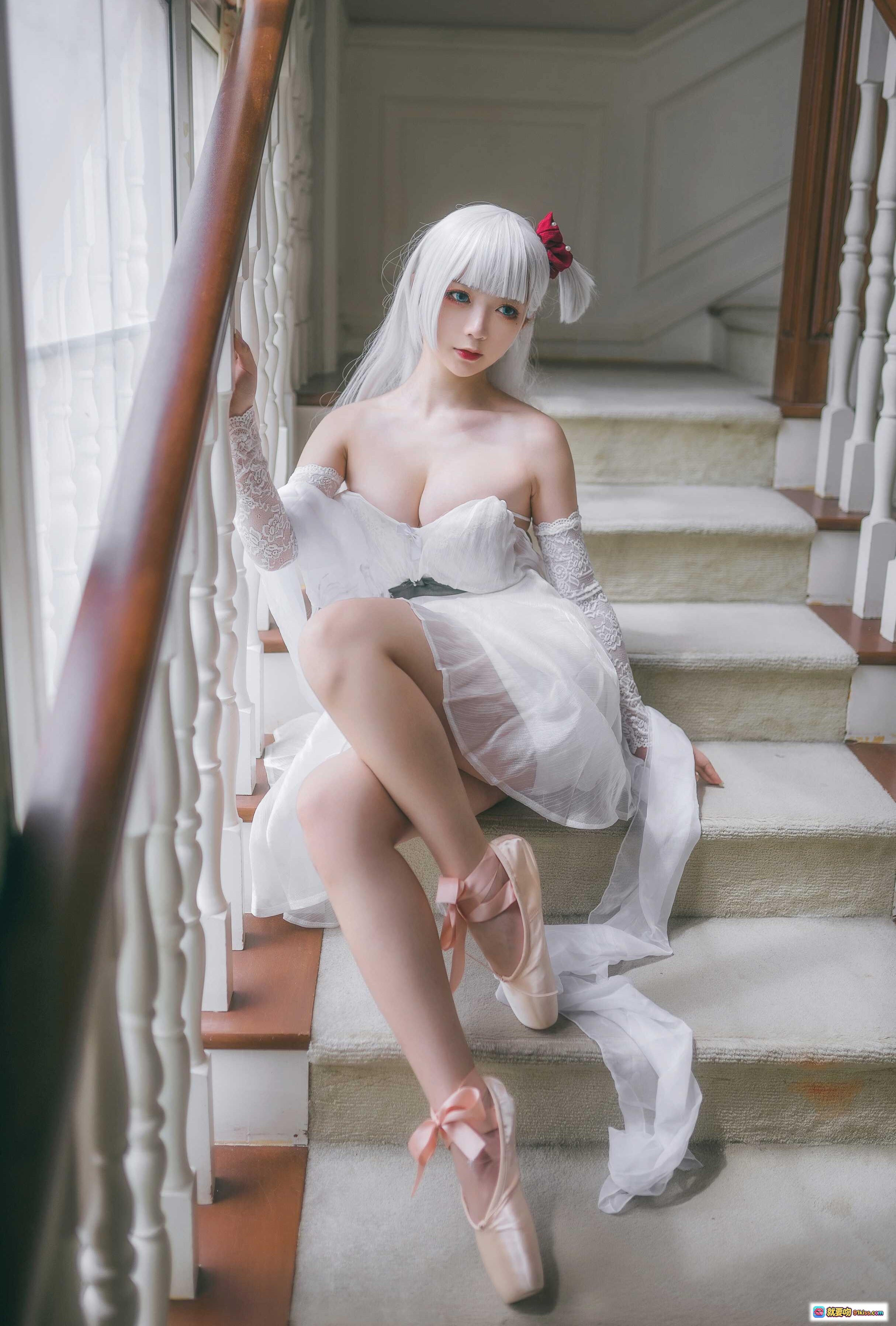 图片[2] - 樱落酱NO.020翔鹤Cosplay写真｜银发红蝴蝶结白蕾丝抹胸裙性感优雅居家风22P高清图集 - 就要吻