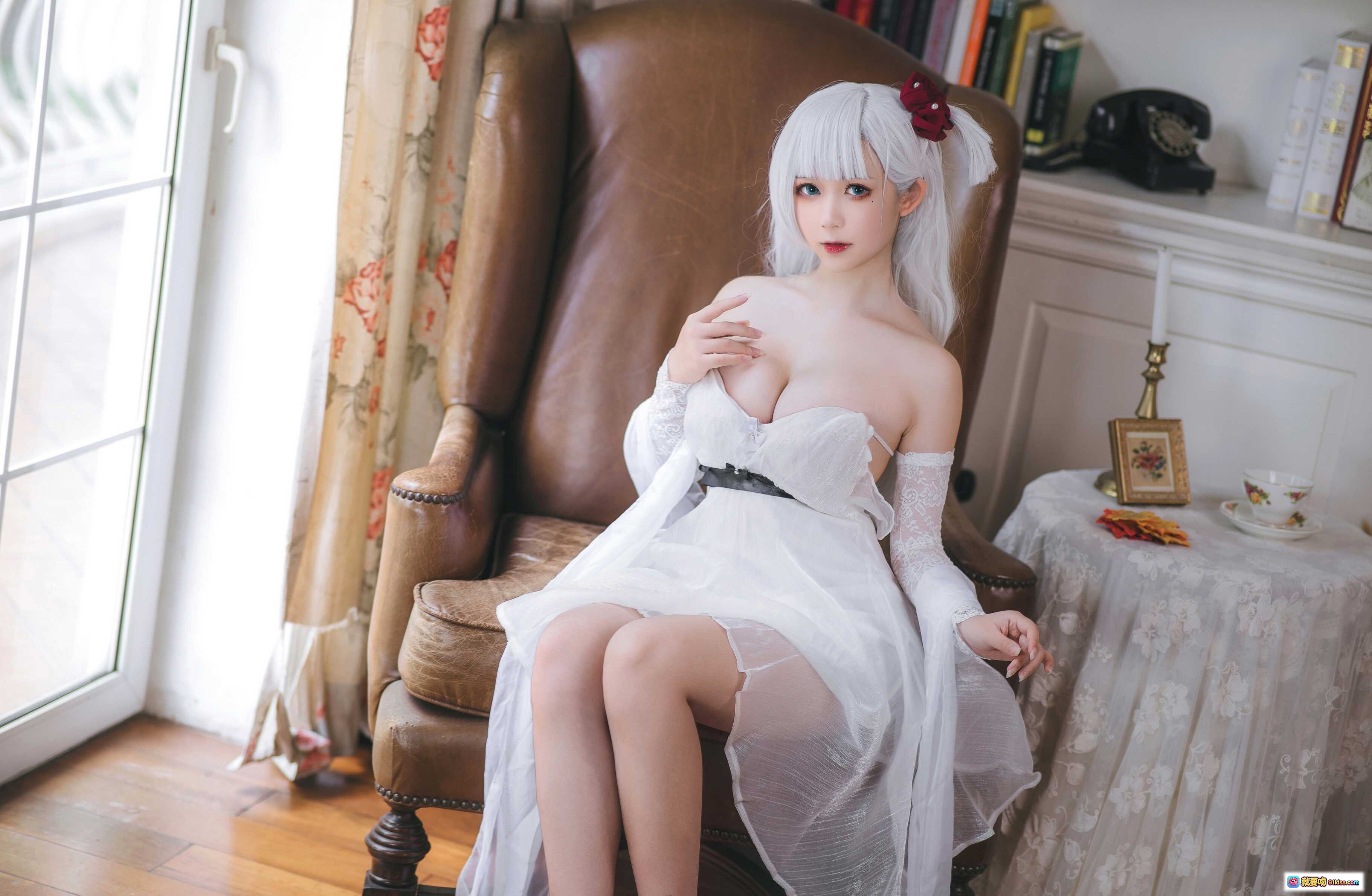 图片[9] - 樱落酱NO.020翔鹤Cosplay写真｜银发红蝴蝶结白蕾丝抹胸裙性感优雅居家风22P高清图集 - 就要吻