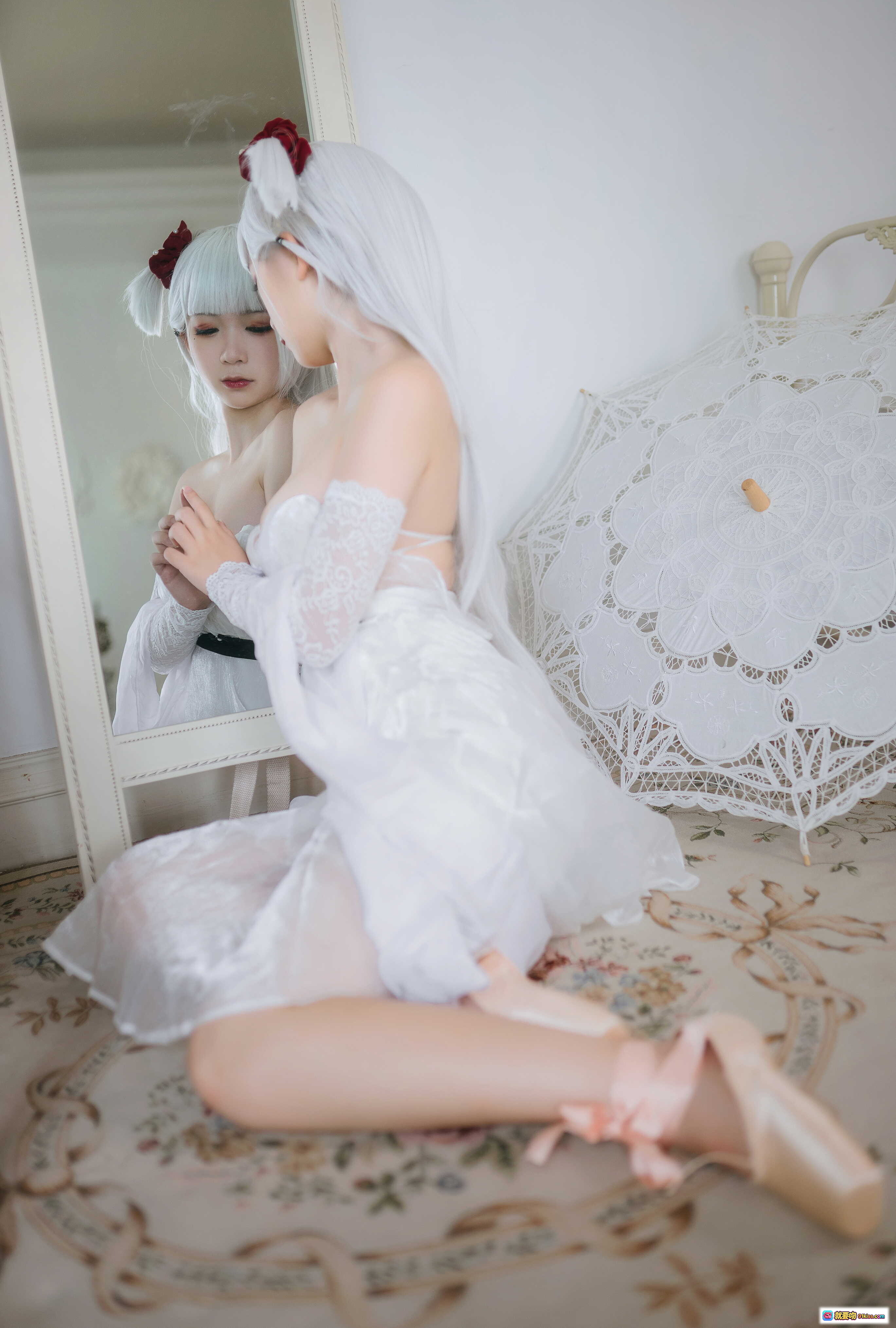 图片[3] - 樱落酱NO.020翔鹤Cosplay写真｜银发红蝴蝶结白蕾丝抹胸裙性感优雅居家风22P高清图集 - 就要吻
