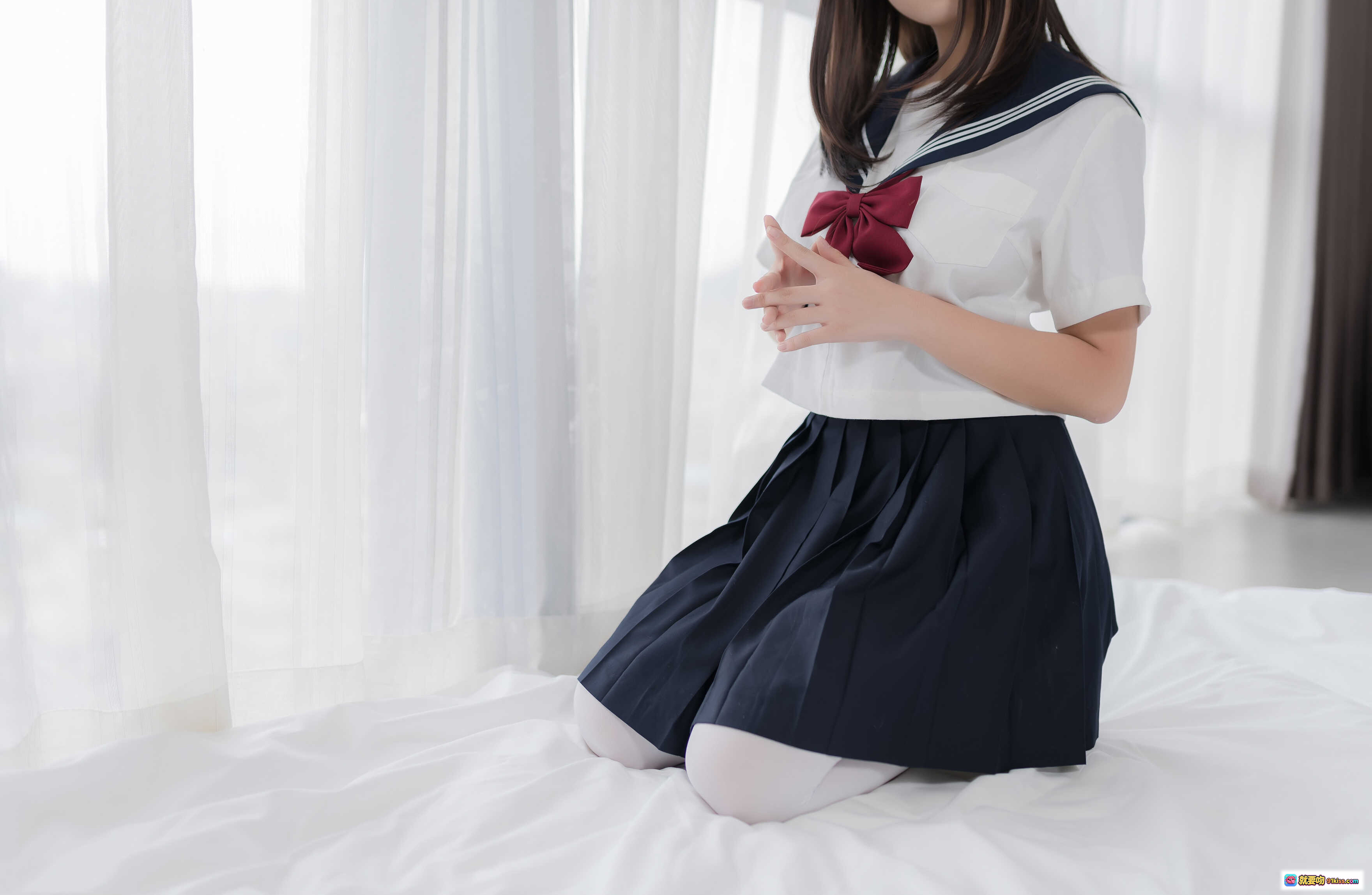 图片[9] - 蜜汁猫裘NO.005猫耳JK写真 白色过膝袜深蓝百褶裙少女姿态 床上纯欲风摄影40P高清图集 - 就要吻