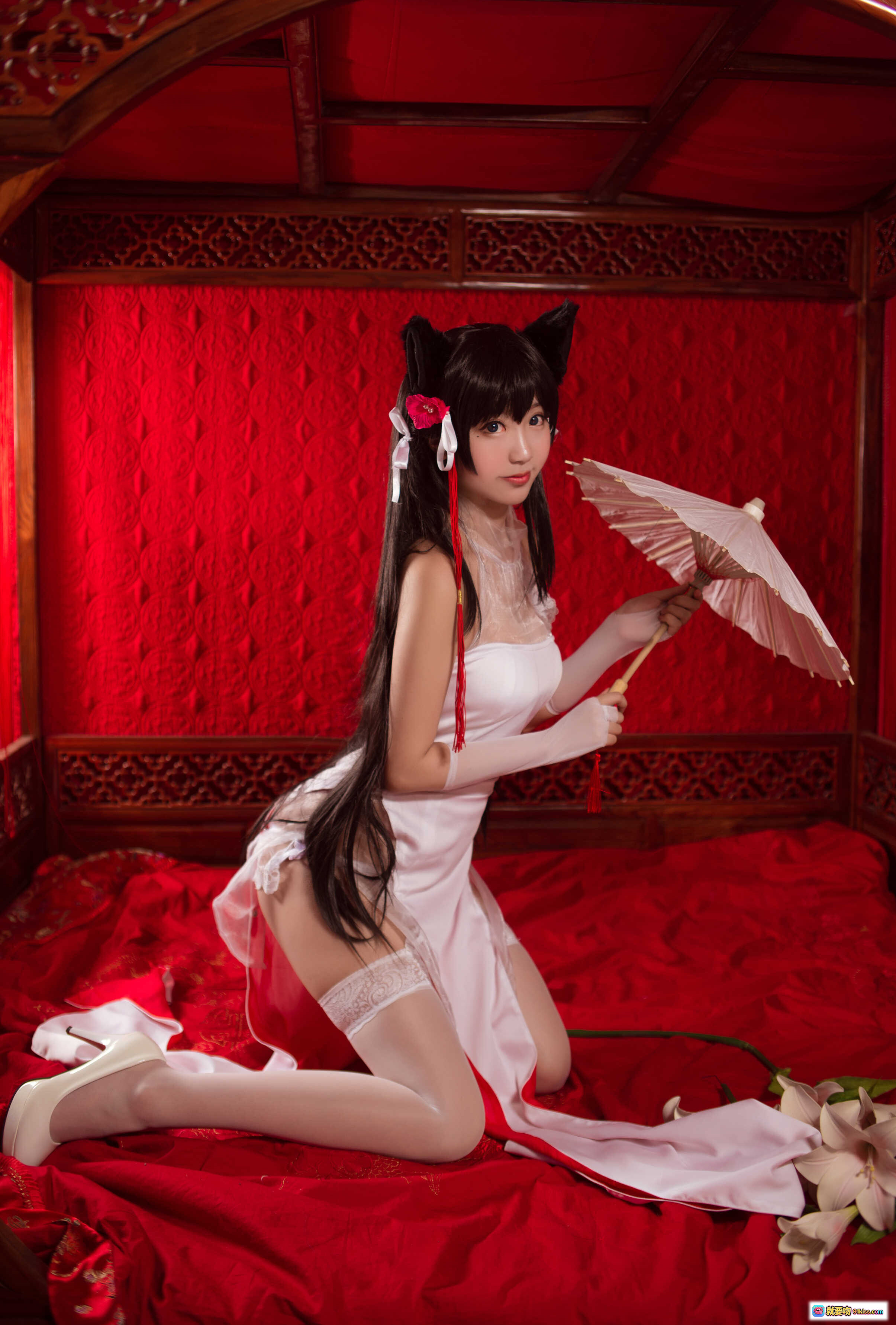 图片[7] - 黑川NO.005獒犬旗袍写真｜白丝蕾丝吊带裙+猫耳发饰+古典中式屏风背景｜23P高清图集 - 就要吻