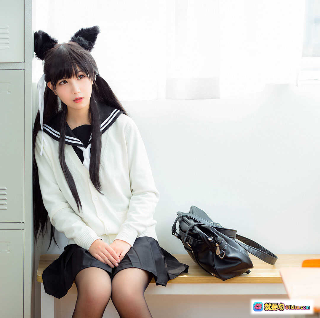 图片[9] - 逐月SU爱宕犬校园浪漫曲写真｜日系水手服少女教室棋盘萌态清纯可爱 - 就要吻