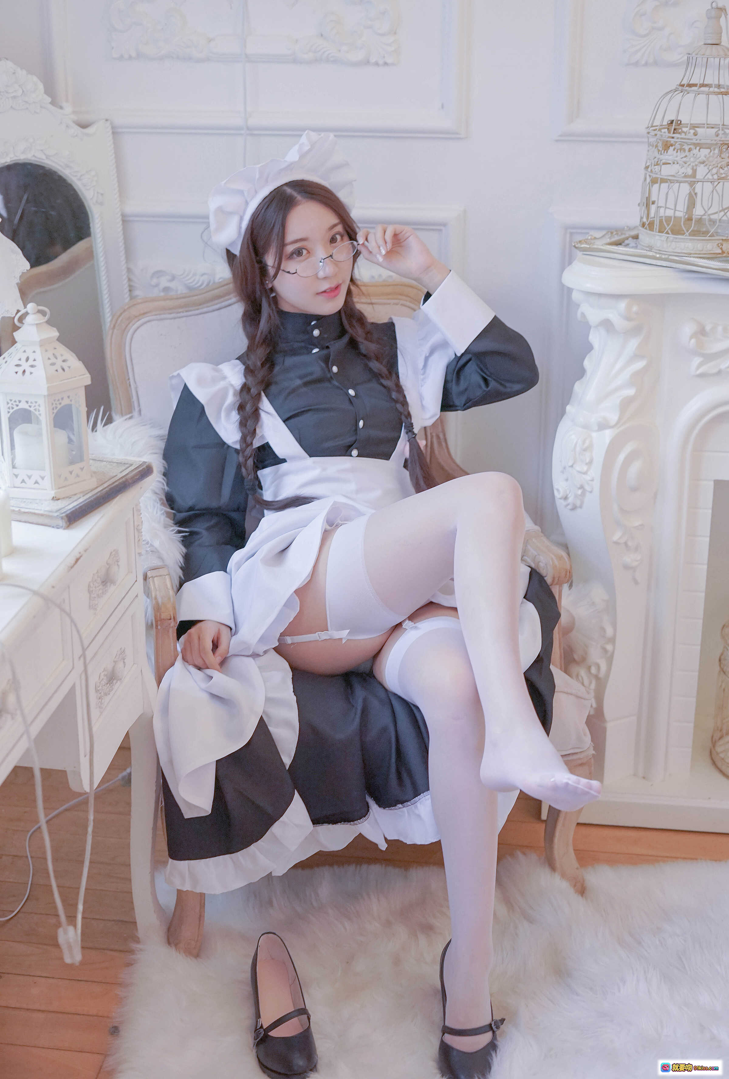 图片[10] - 黑川NO.032 MAI COLLECTION女仆装写真 92P高清美图 白丝眼镜少女优雅坐姿 甜美性感风格 室内复古风摄影 - 就要吻