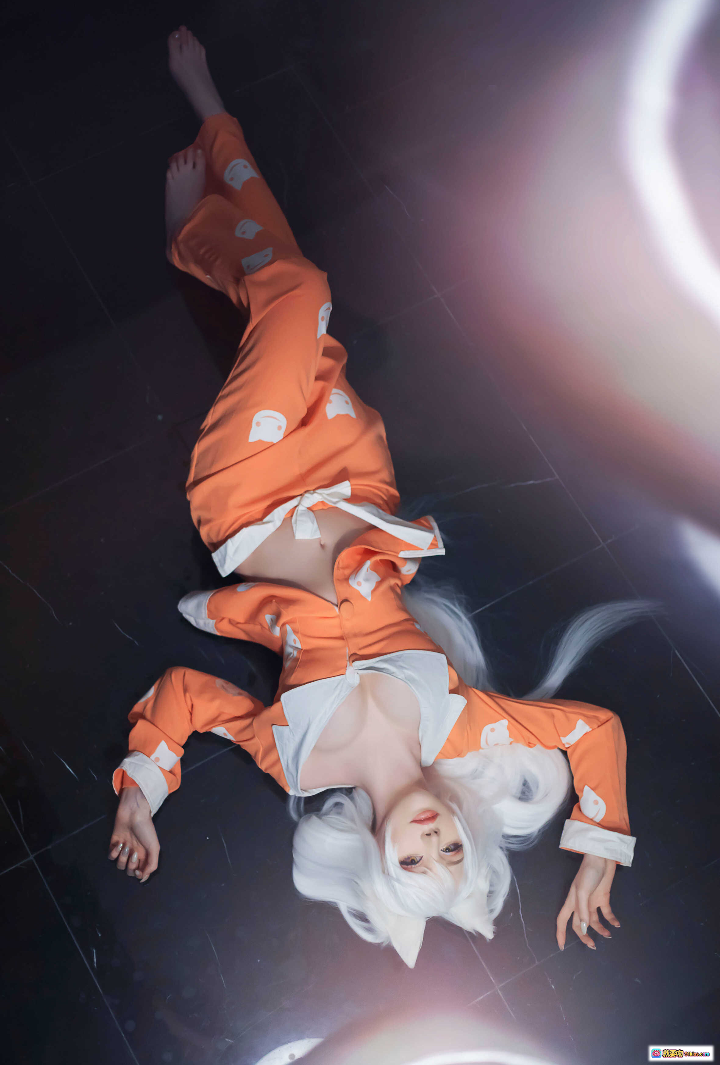 图片[4] - Sayathefox NO.004 白毛狐狸 Cosplay 精美写真 11P 28MB 高清橙色服装 白发狐耳 视觉艺术 时尚摄影 - 就要吻