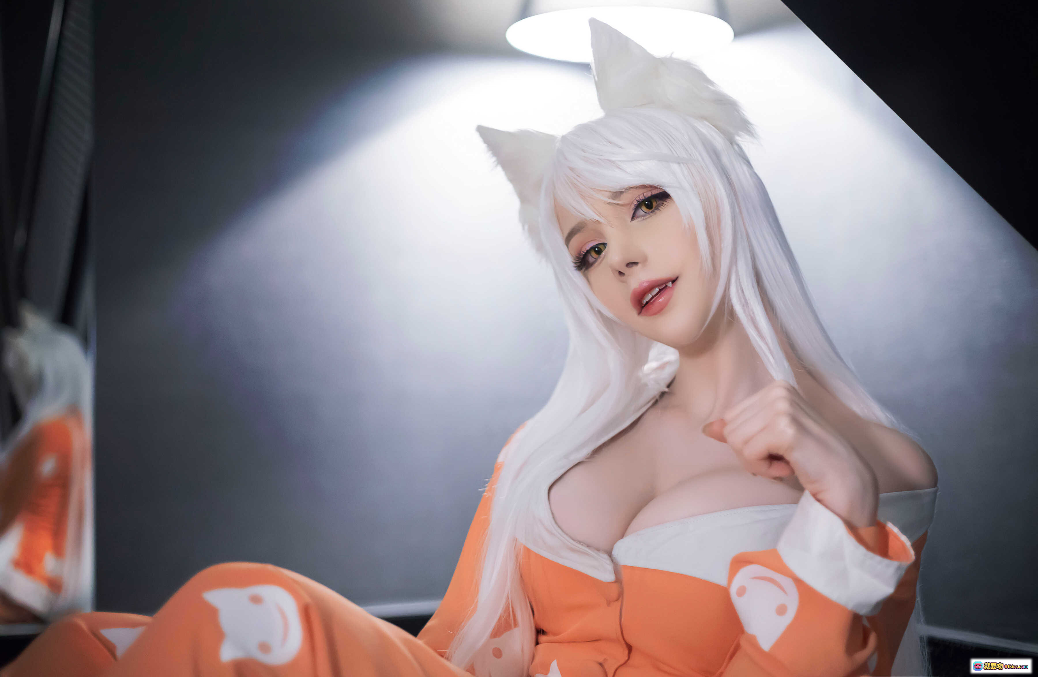 图片[3] - Sayathefox NO.004 白毛狐狸 Cosplay 精美写真 11P 28MB 高清橙色服装 白发狐耳 视觉艺术 时尚摄影 - 就要吻