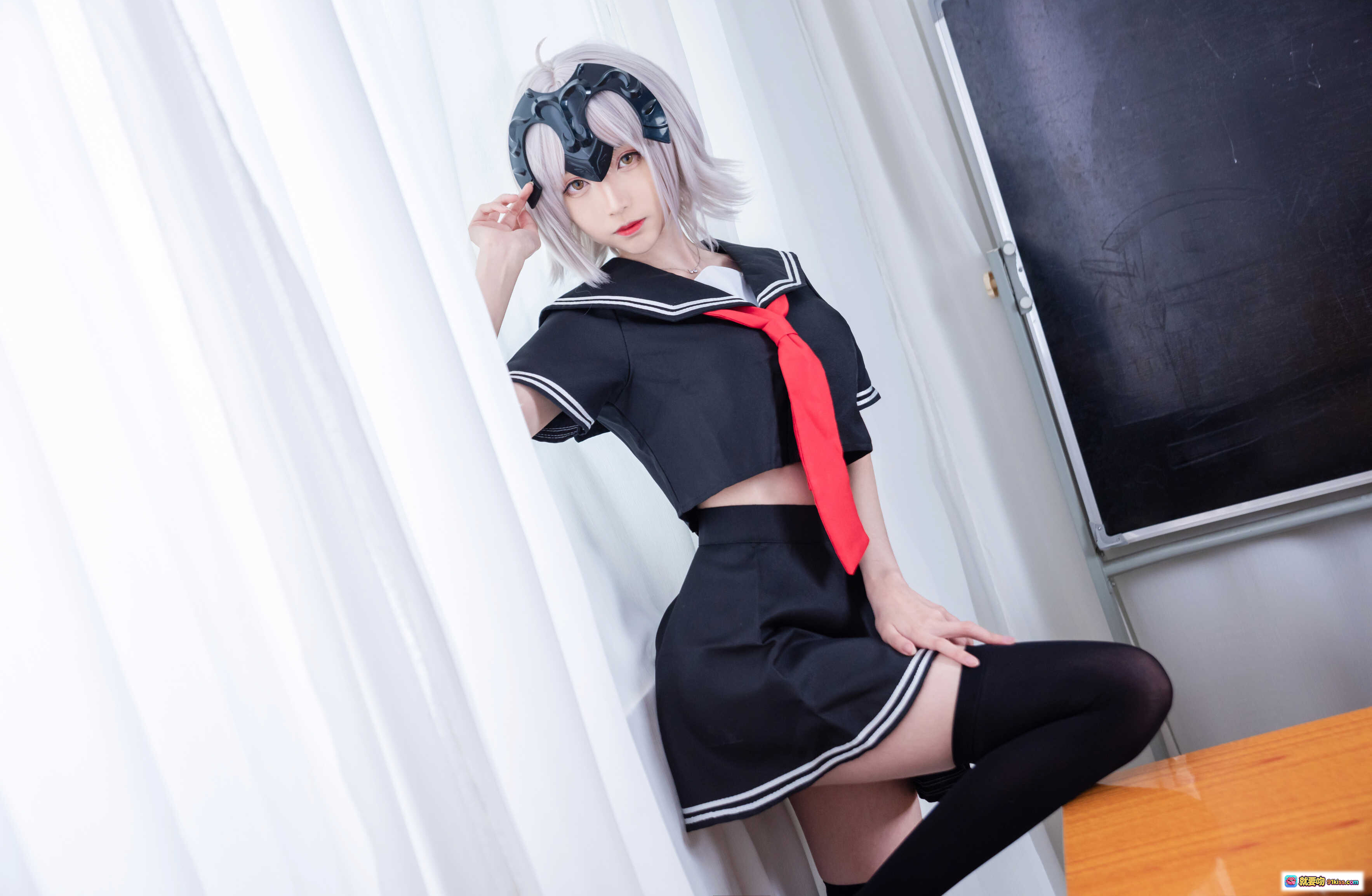 图片[6] - 青青子Js NO.003 黑贞 学院风黑裙过膝袜美腿写真 13P高清图集 - 就要吻