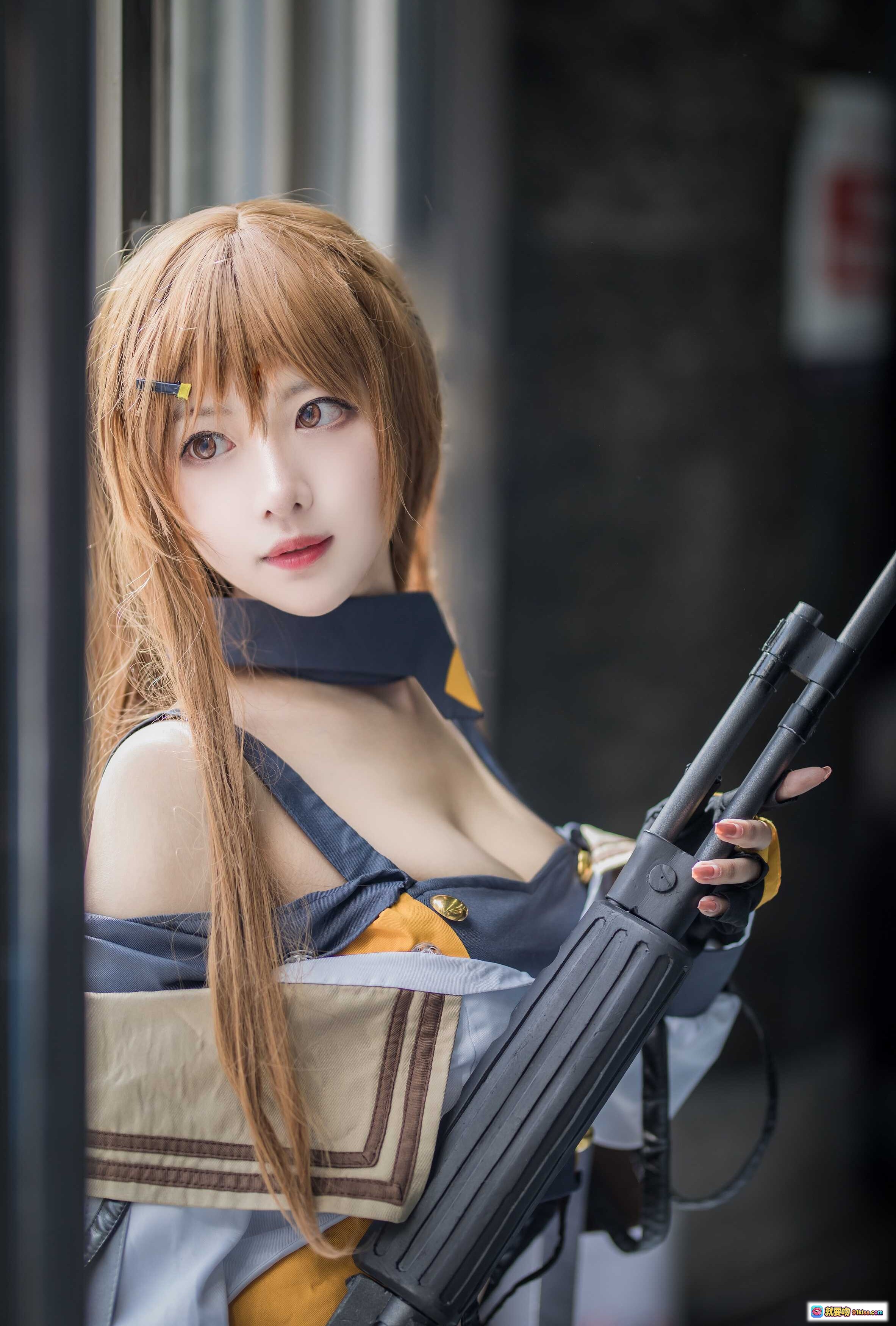 图片[4] - Shika小鹿鹿NO.005 K2 Cosplay写真 | 橙发少女工业风场景 | 黑丝厚底靴精致制服 | 26P高清图集104M - 就要吻