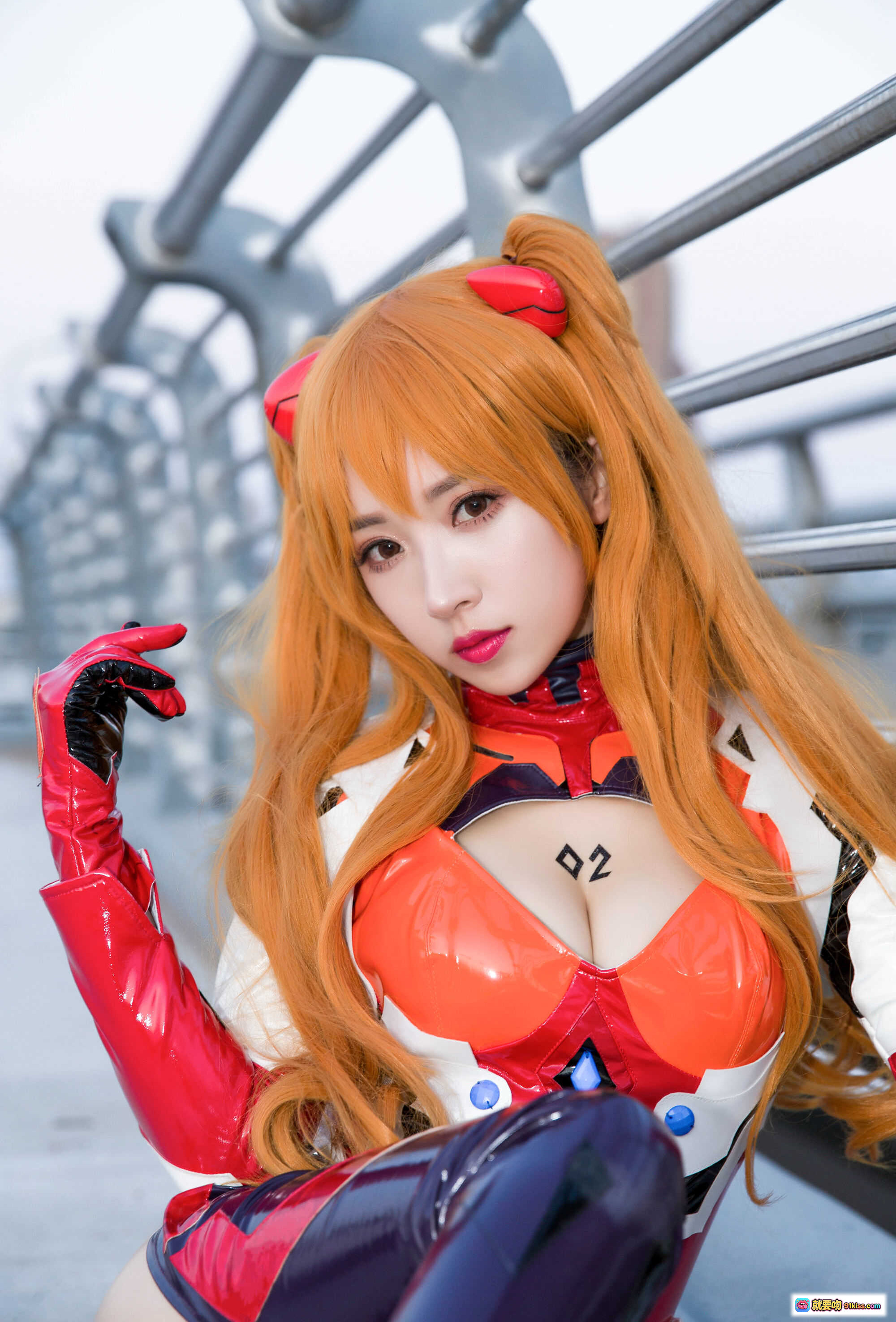 图片[6] - 小女巫露娜NO.006明日香油亮款cosplay写真 36P22MB 红色长矛高跟靴双马尾都市天台拍摄 - 就要吻