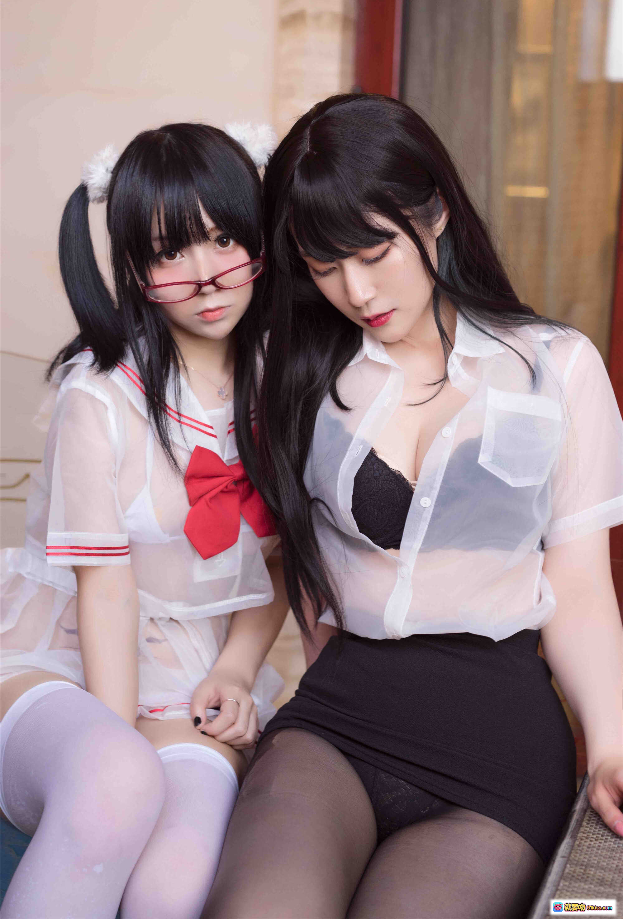 图片[2] - 摇摇乐yoyo NO.036 白银x摇摇乐 125P写真集 白色制服 猫耳眼镜 白丝黑丝美腿 优雅坐姿 室内私房摄影 - 就要吻