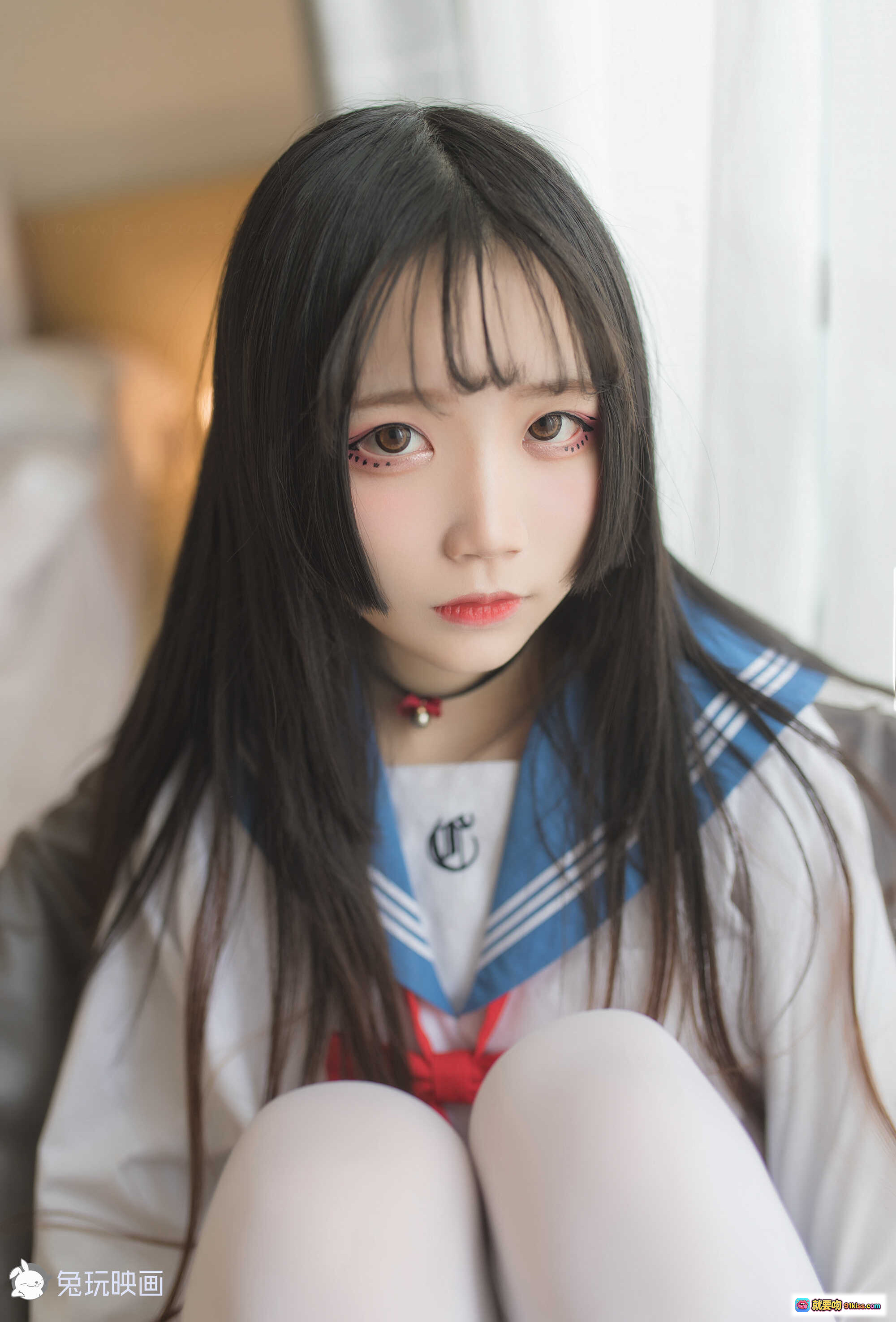 图片[5] - 白丝JK少女 蓝色百褶裙 透光窗帘 纯欲风写真 兔玩映画 五更百鬼 10P高清图集 - 就要吻