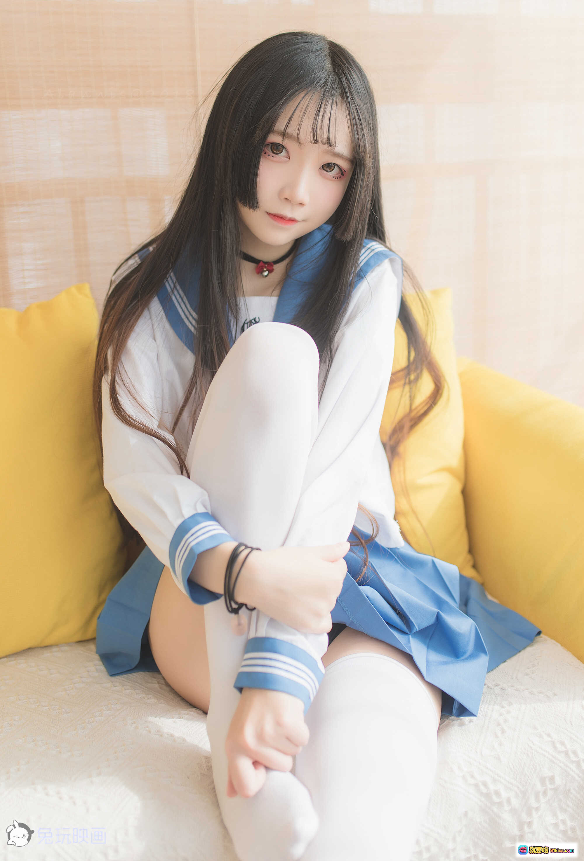 图片[8] - 白丝JK少女 蓝色百褶裙 透光窗帘 纯欲风写真 兔玩映画 五更百鬼 10P高清图集 - 就要吻