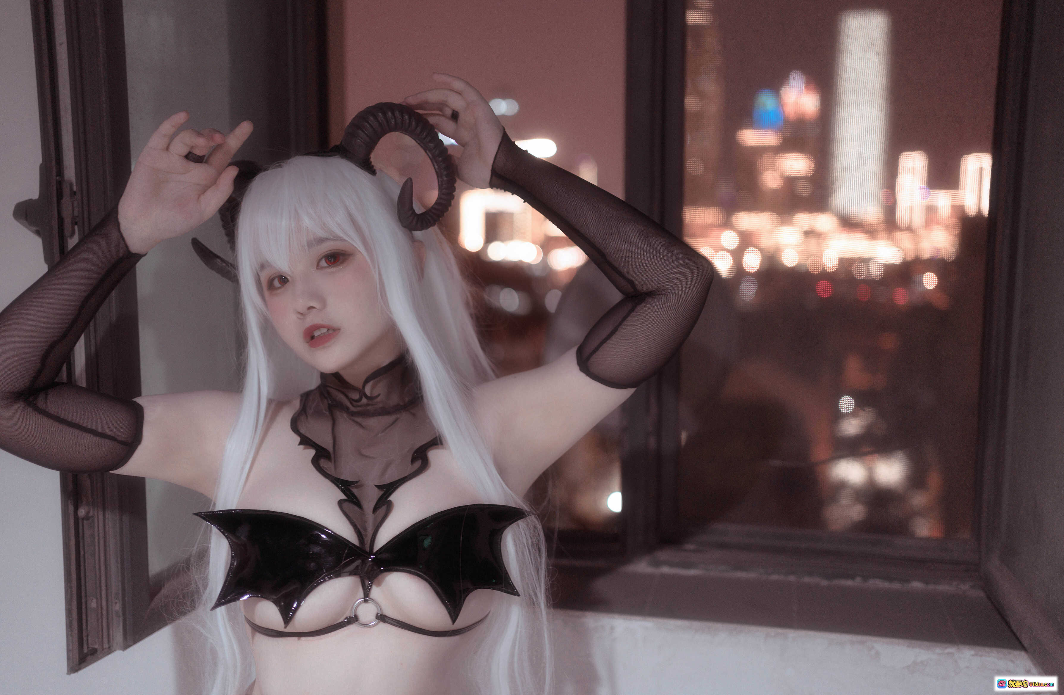 图片[4] - 阿半魅魔造型写真NO.010｜黑角蝙蝠胸衣+透纱长袖+性感恶魔风51P高清图集 - 就要吻