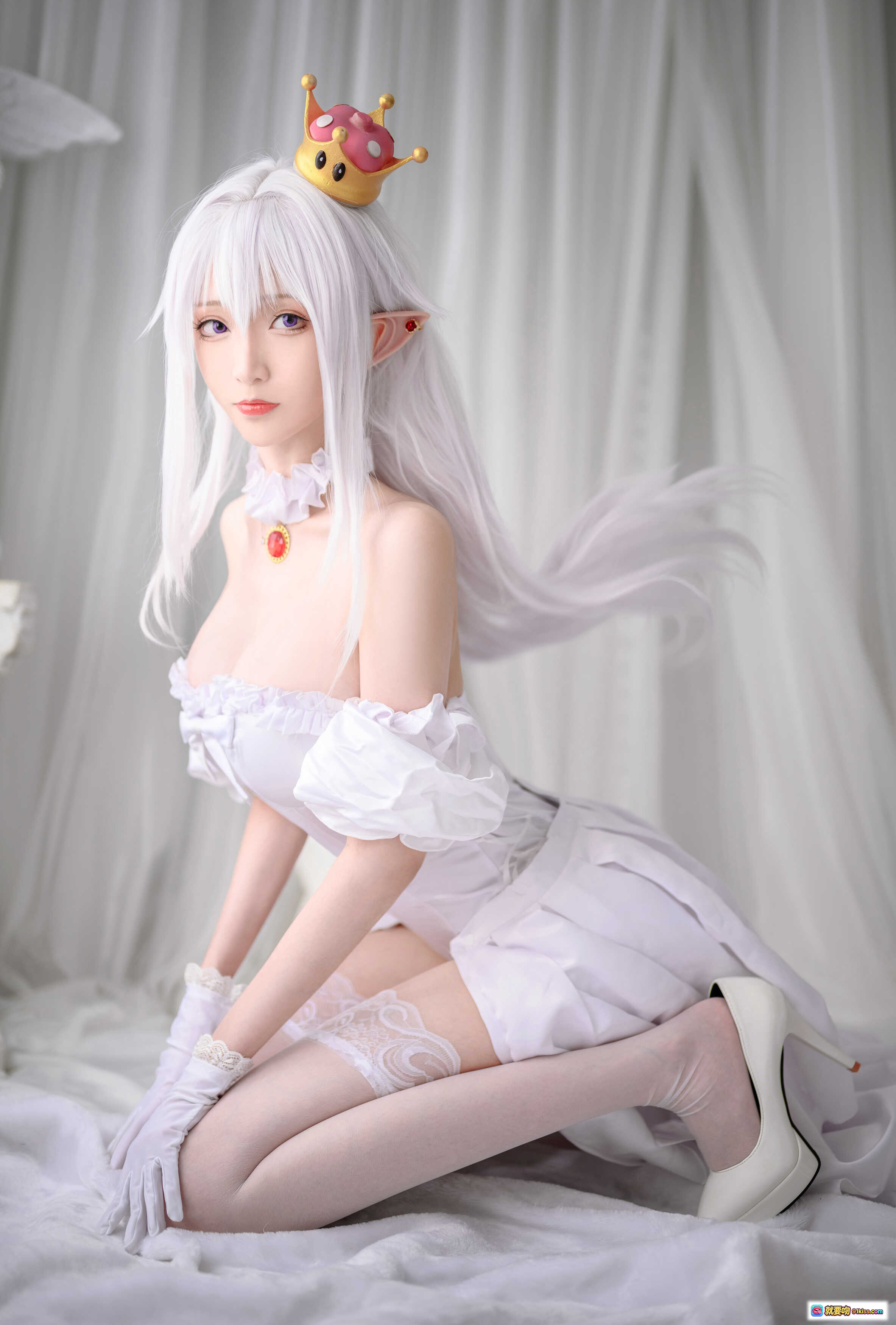 图片[4] - 青青子Js NO.018 幽灵姬 cosplay 白色洛丽塔裙装 精灵耳皇冠蕾丝袜高跟鞋天使雕像背景写真 - 就要吻