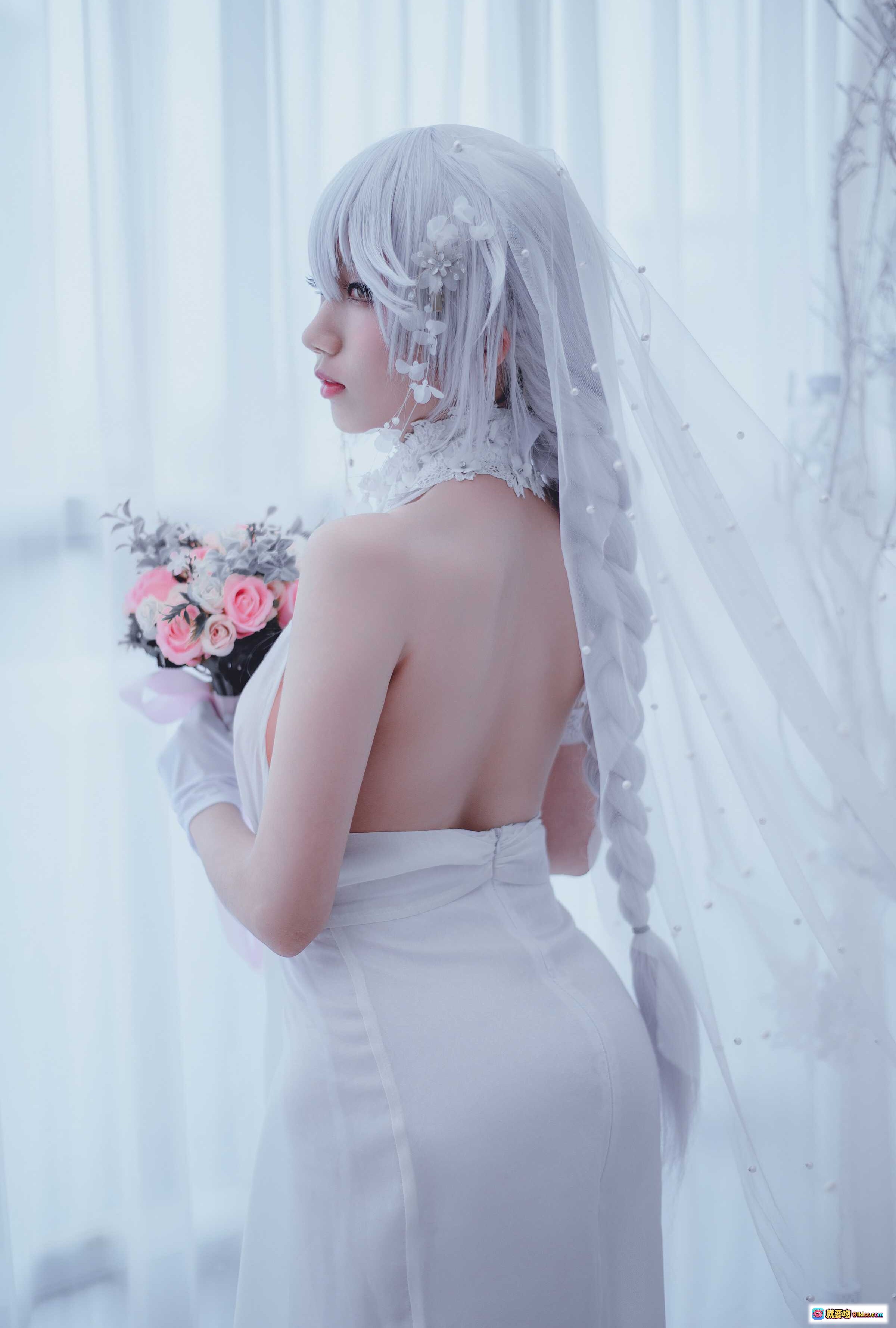 图片[10] - 迷失人形NO.001猎豹M1新娘写真｜白色蕾丝婚纱+透明薄纱+粉色花束+长手套+梦幻窗景人像摄影 - 就要吻