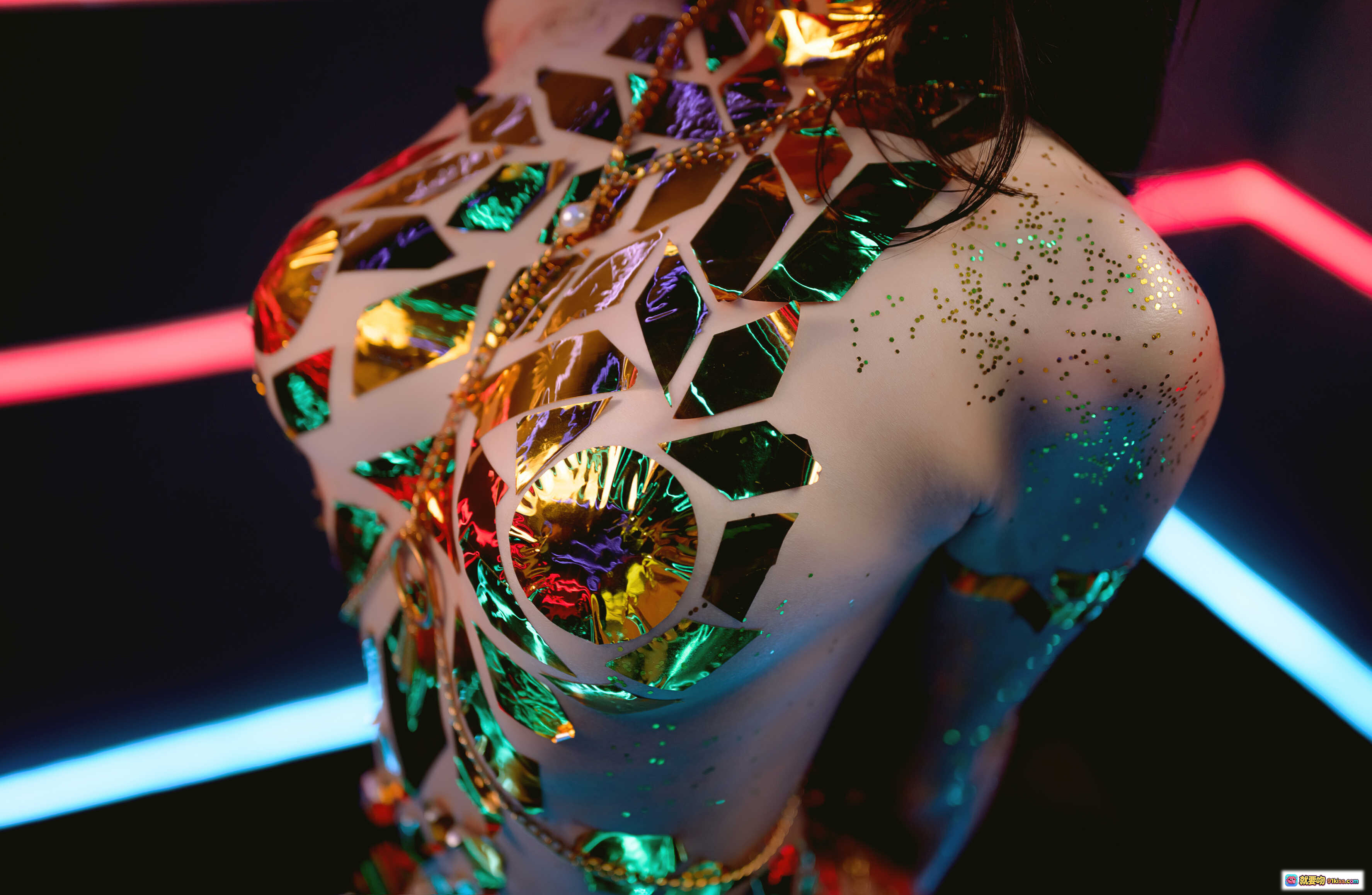 图片[2] - 抱走莫子A NO.028 金色传说 35P 672MB 霓虹光影 碎镜装饰 性感写真 艺术人像 时尚摄影 高清图集 - 就要吻