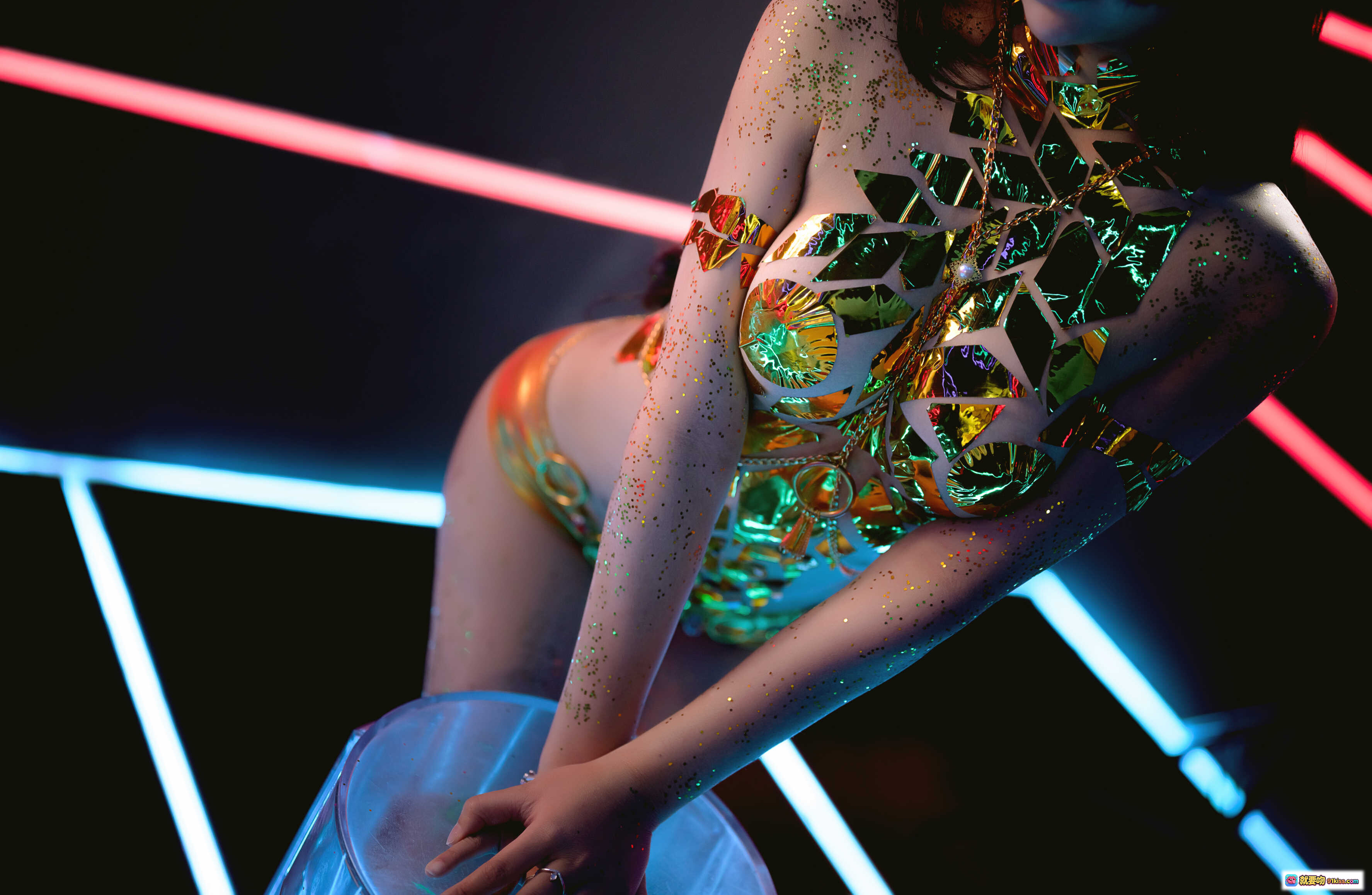 图片[9] - 抱走莫子A NO.028 金色传说 35P 672MB 霓虹光影 碎镜装饰 性感写真 艺术人像 时尚摄影 高清图集 - 就要吻